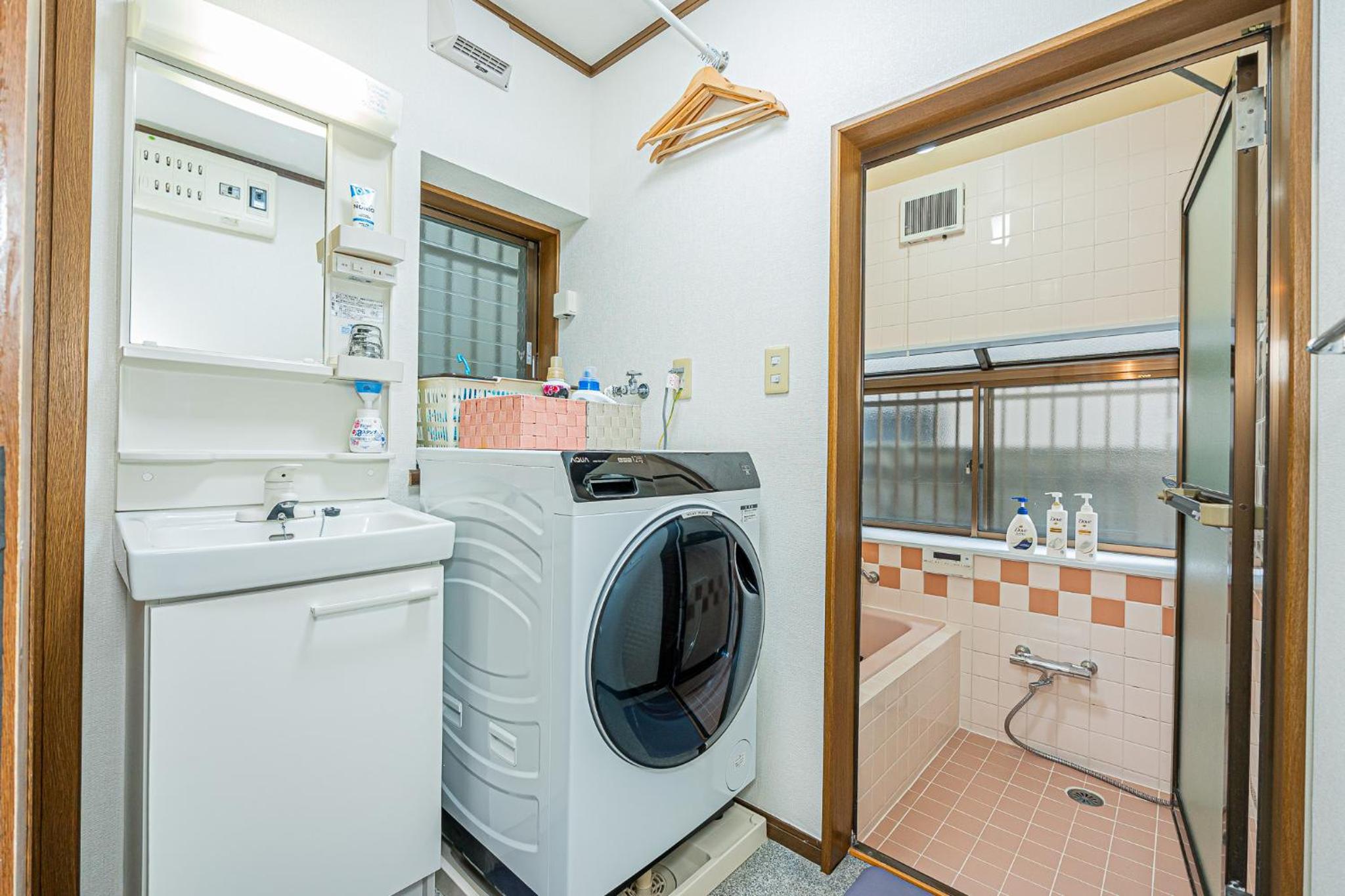 Asakusa-Ginza-Skytree-Stn-4min-95sqm-Garage-2WC-2Swr