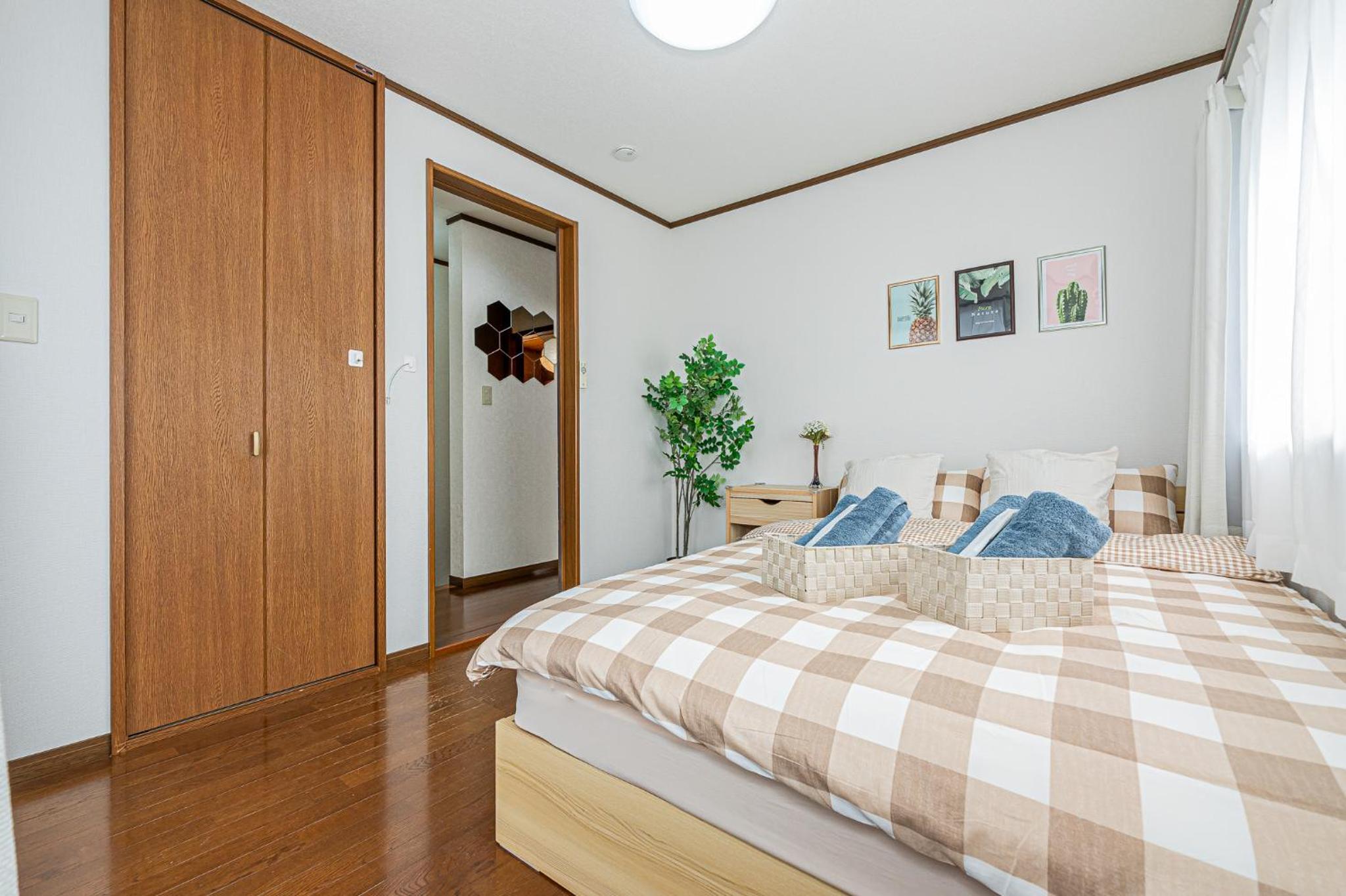 Asakusa-Ginza-Skytree-Stn-4min-95sqm-Garage-2WC-2Swr