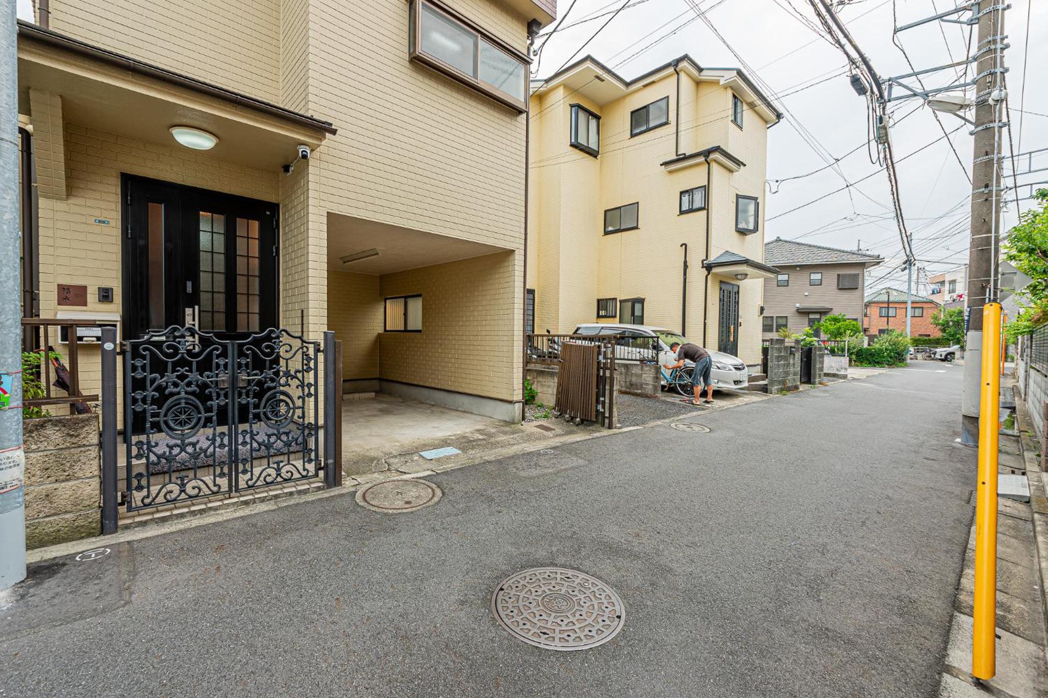 Asakusa-Ginza-Skytree-Stn-4min-95sqm-Garage-2WC-2Swr
