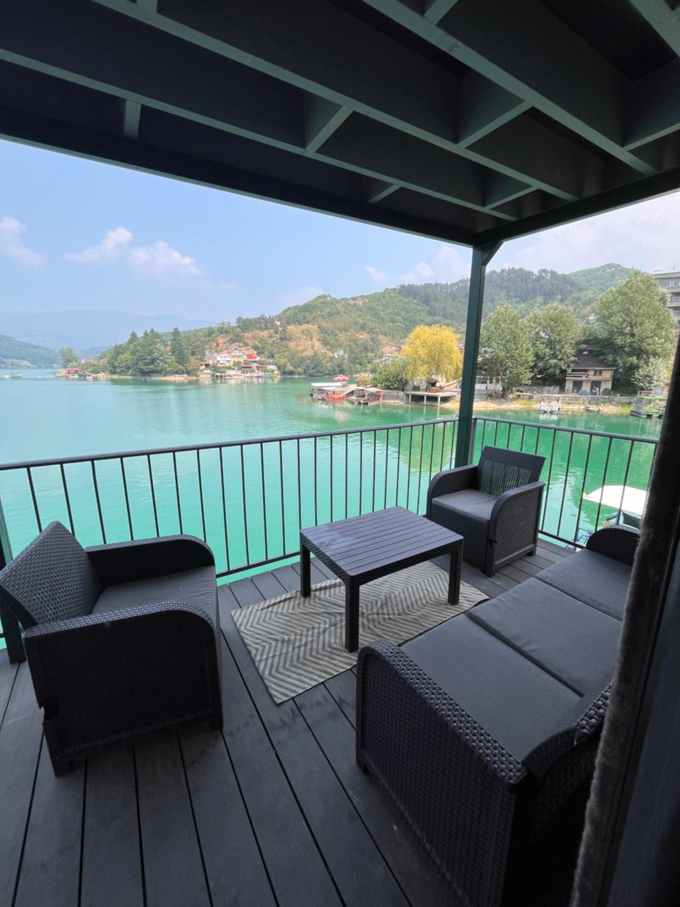 Apartman EM