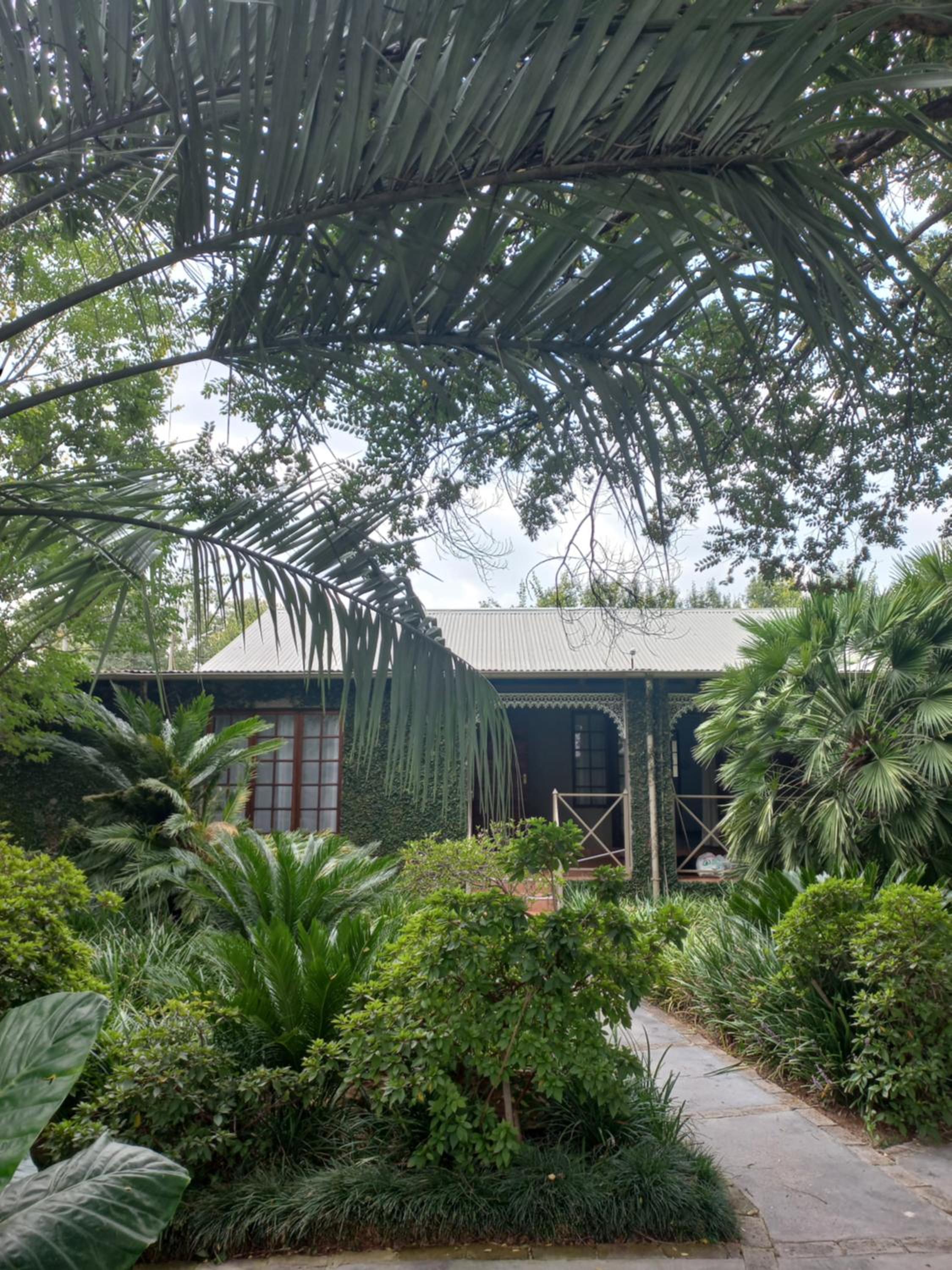 J'Cups Guest House