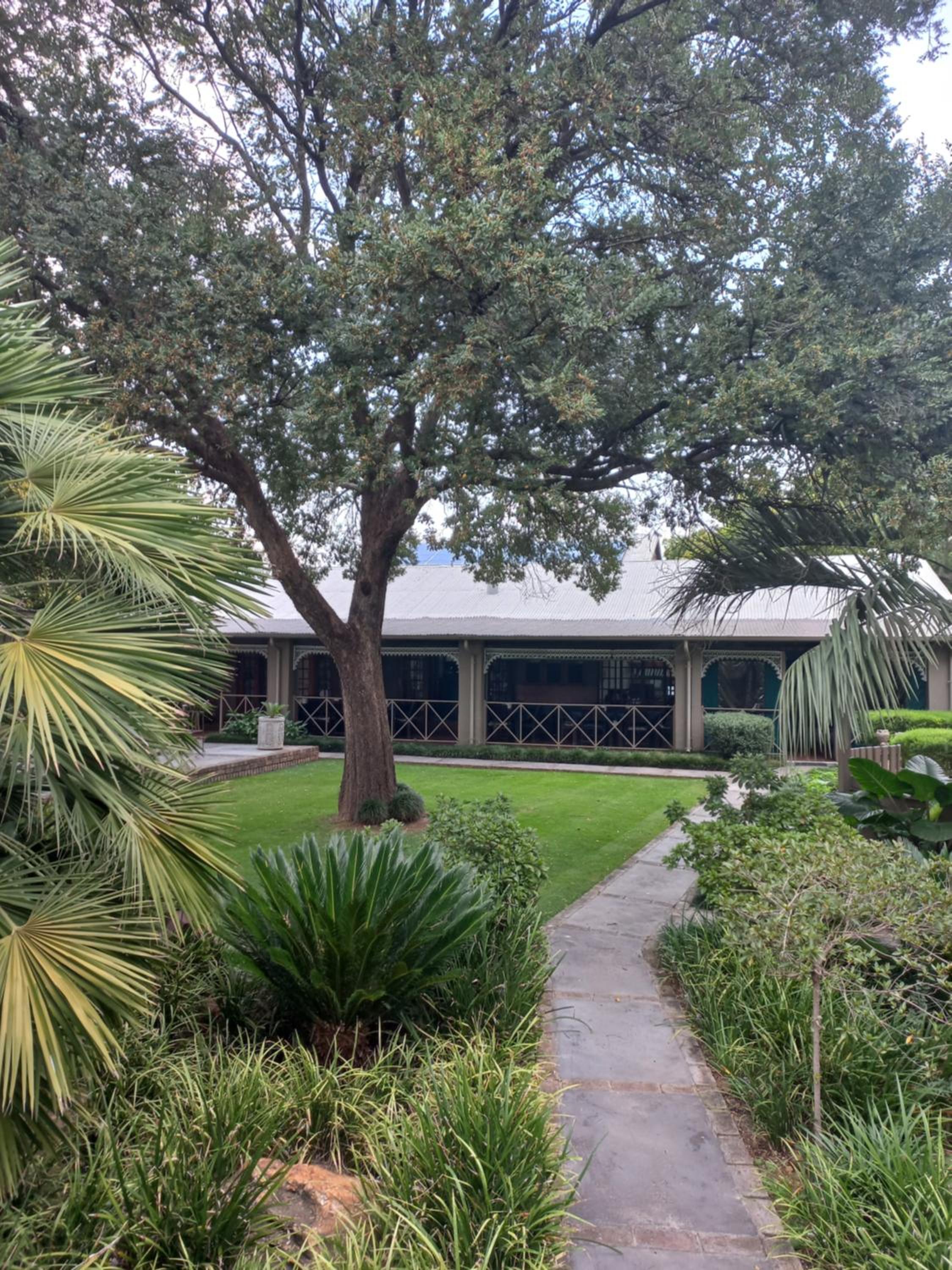 J'Cups Guest House