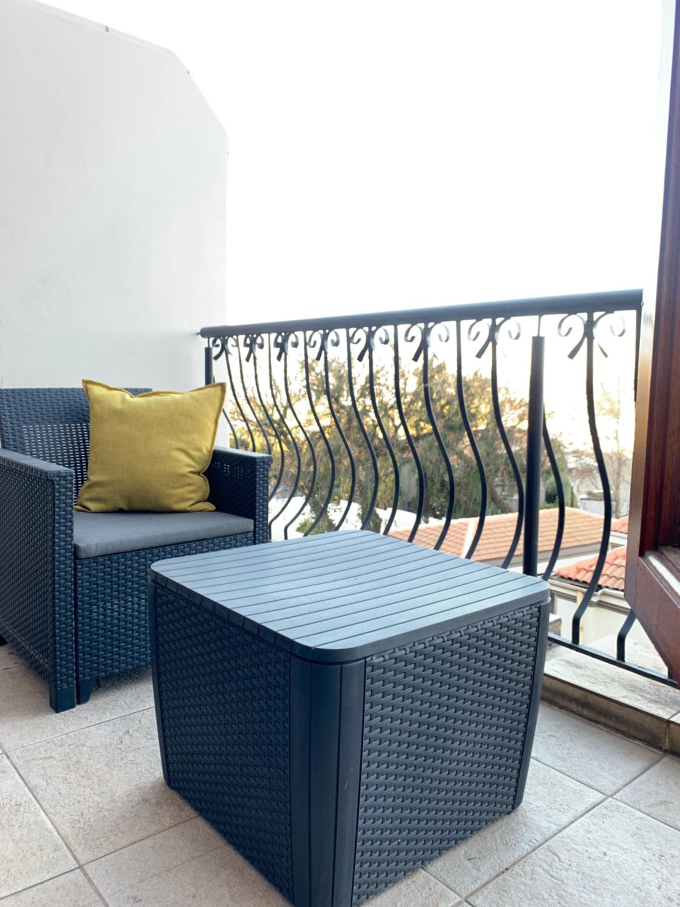 Two bedroom apartment in Sandton 2,5km from Sandton city