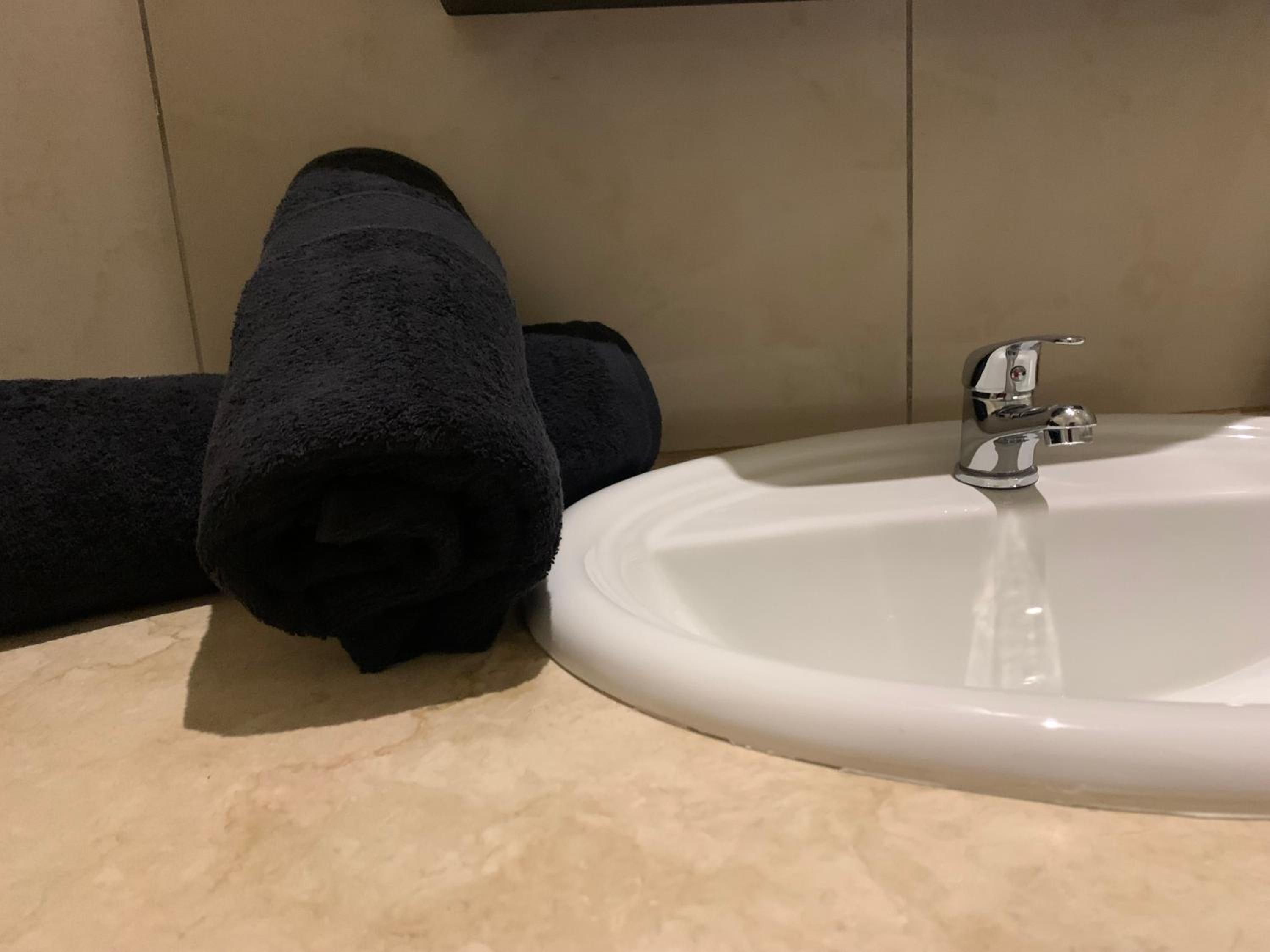 Two bedroom apartment in Sandton 2,5km from Sandton city