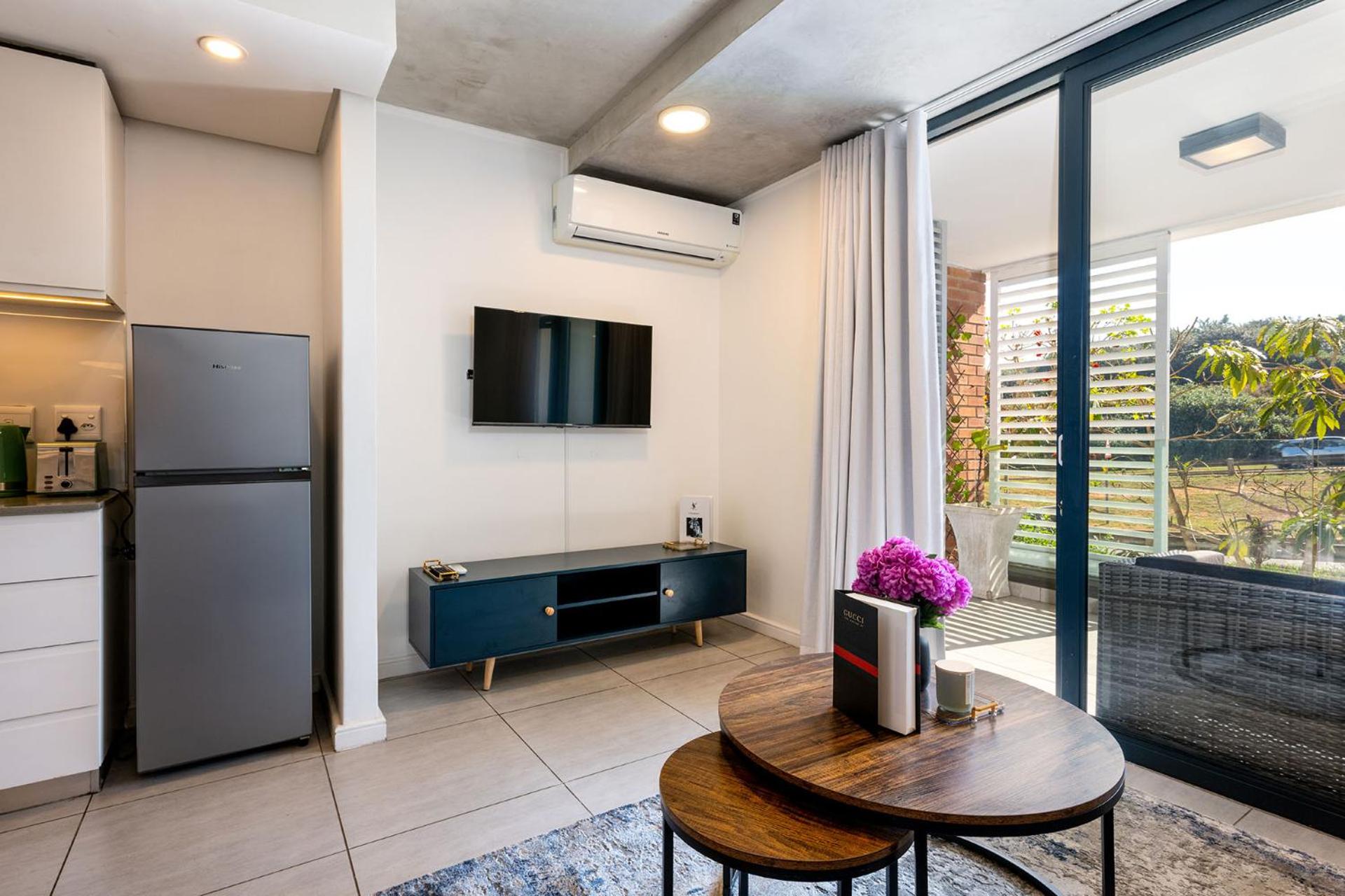 Hugos Seaside Haven E210