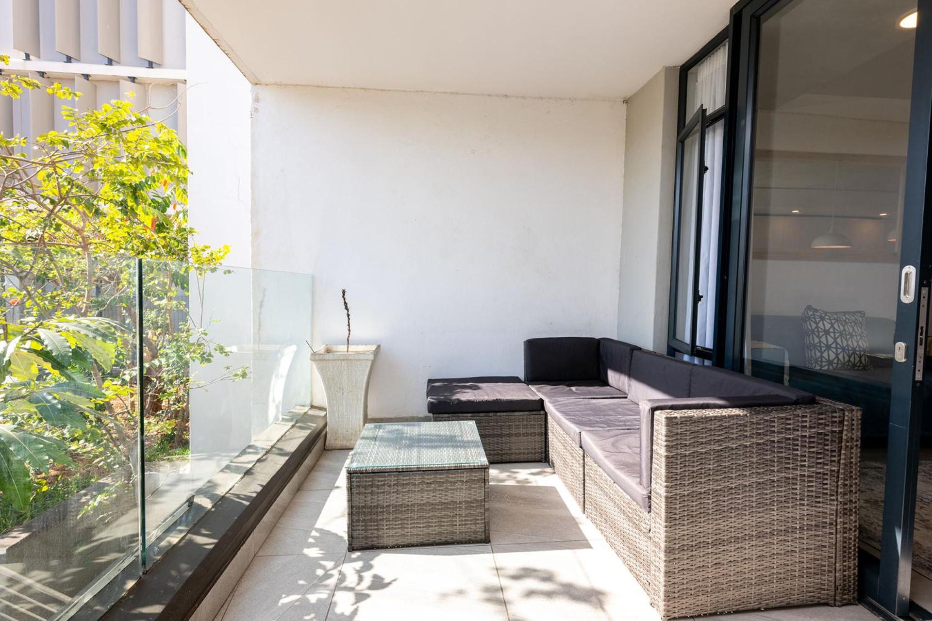 Hugos Seaside Haven E210