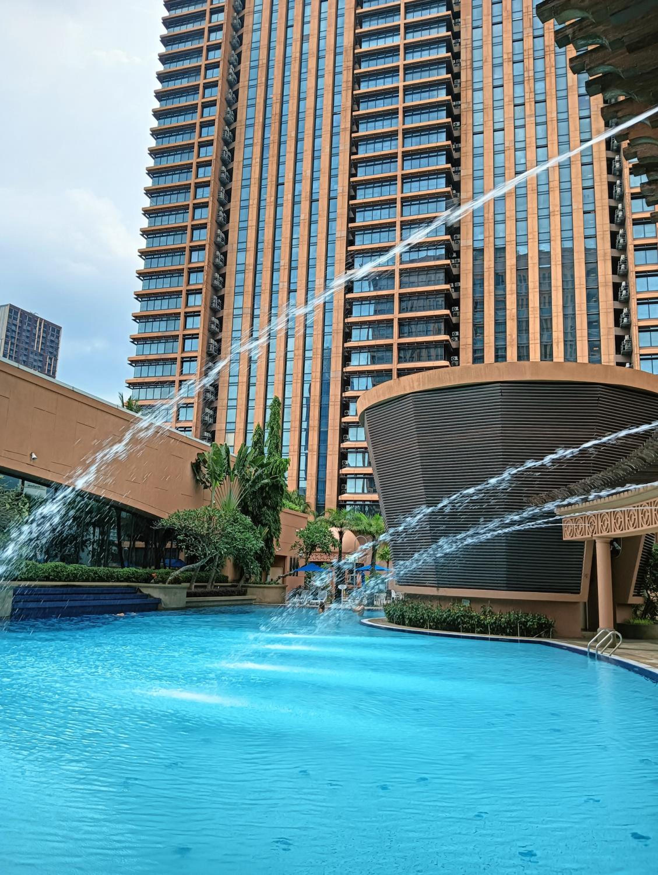 100 Service suites At Times Square KL