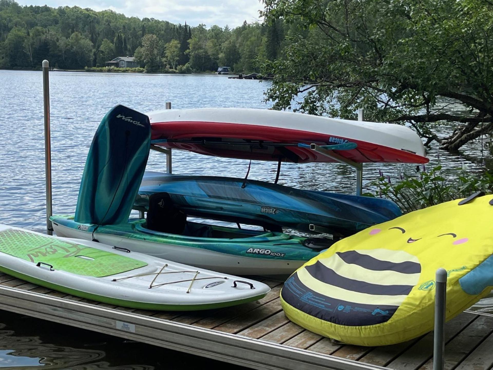 3bdrs Lakefront Chalet Peaceful Retreat