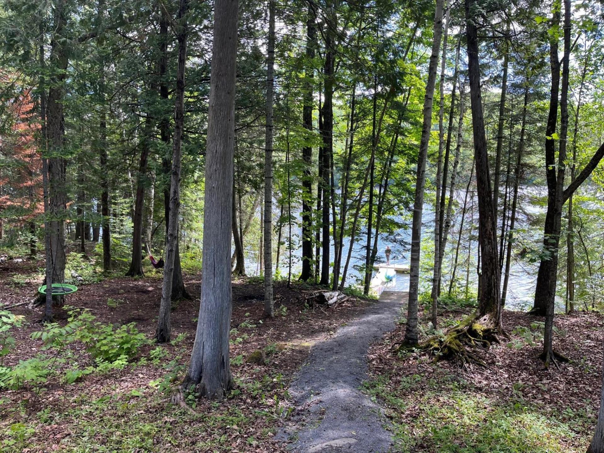 3bdrs Lakefront Chalet Peaceful Retreat