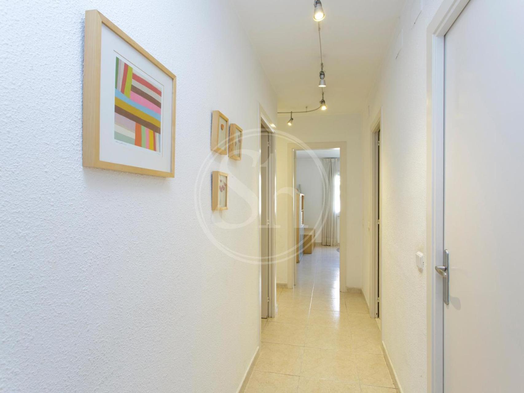 Luminescent Valencia Apartment
