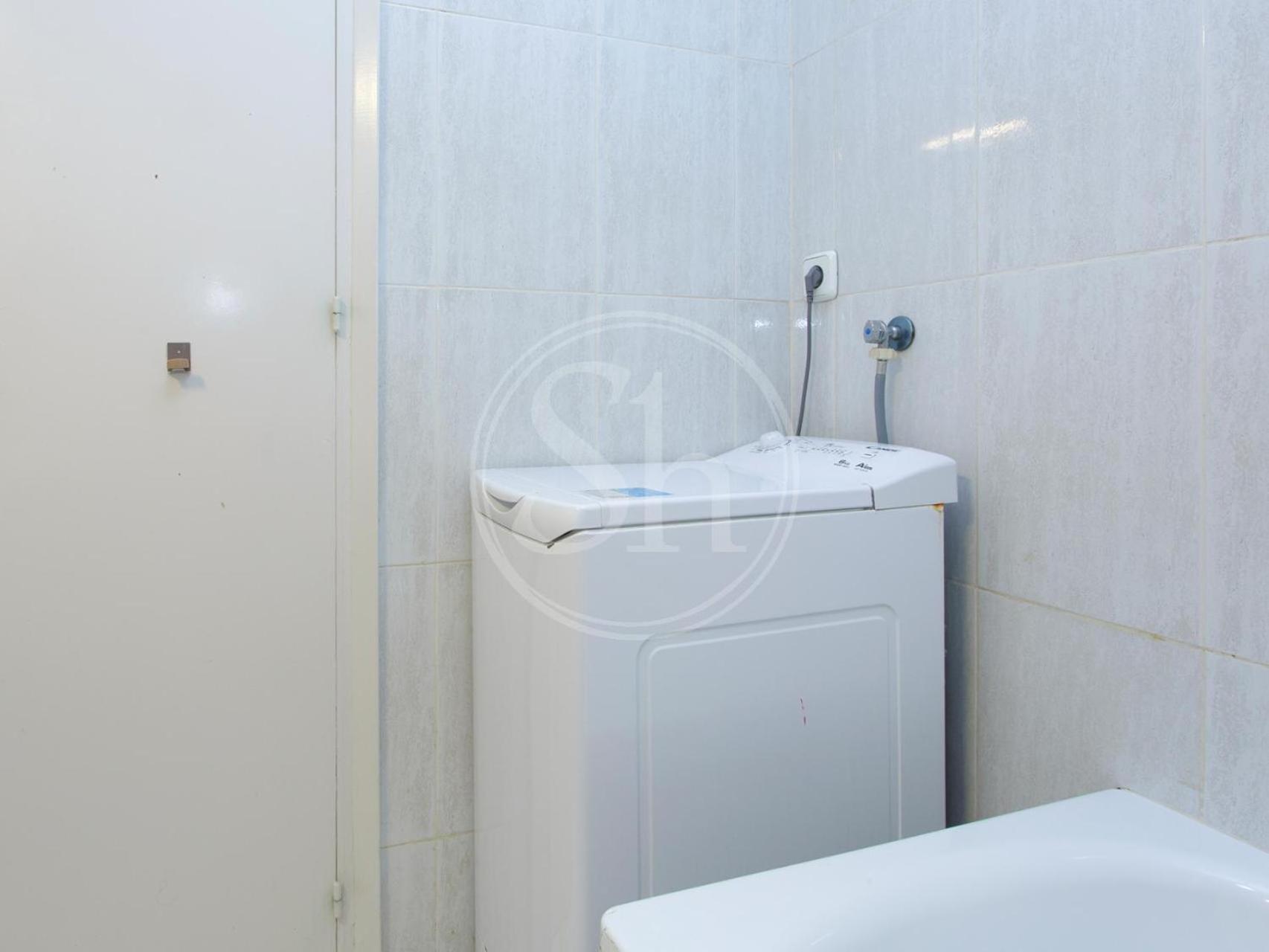 Luminescent Valencia Apartment