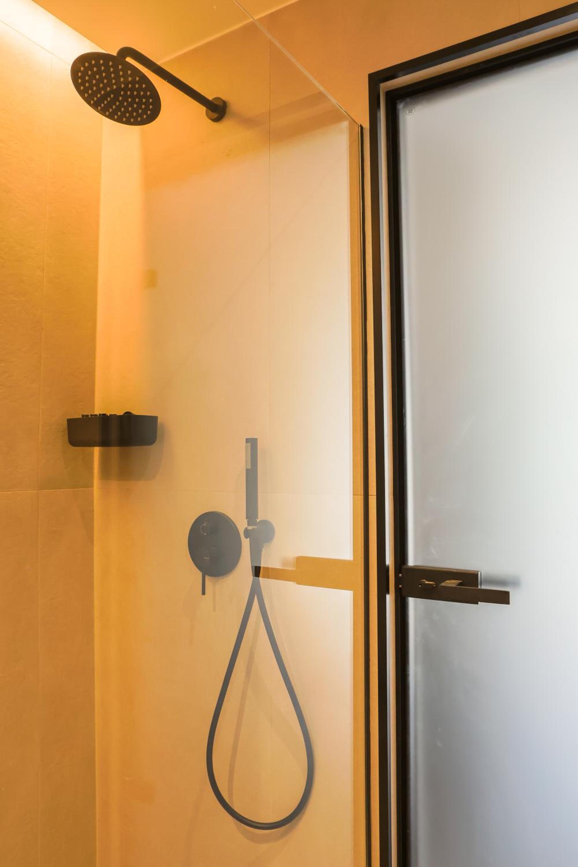 Akira Suites