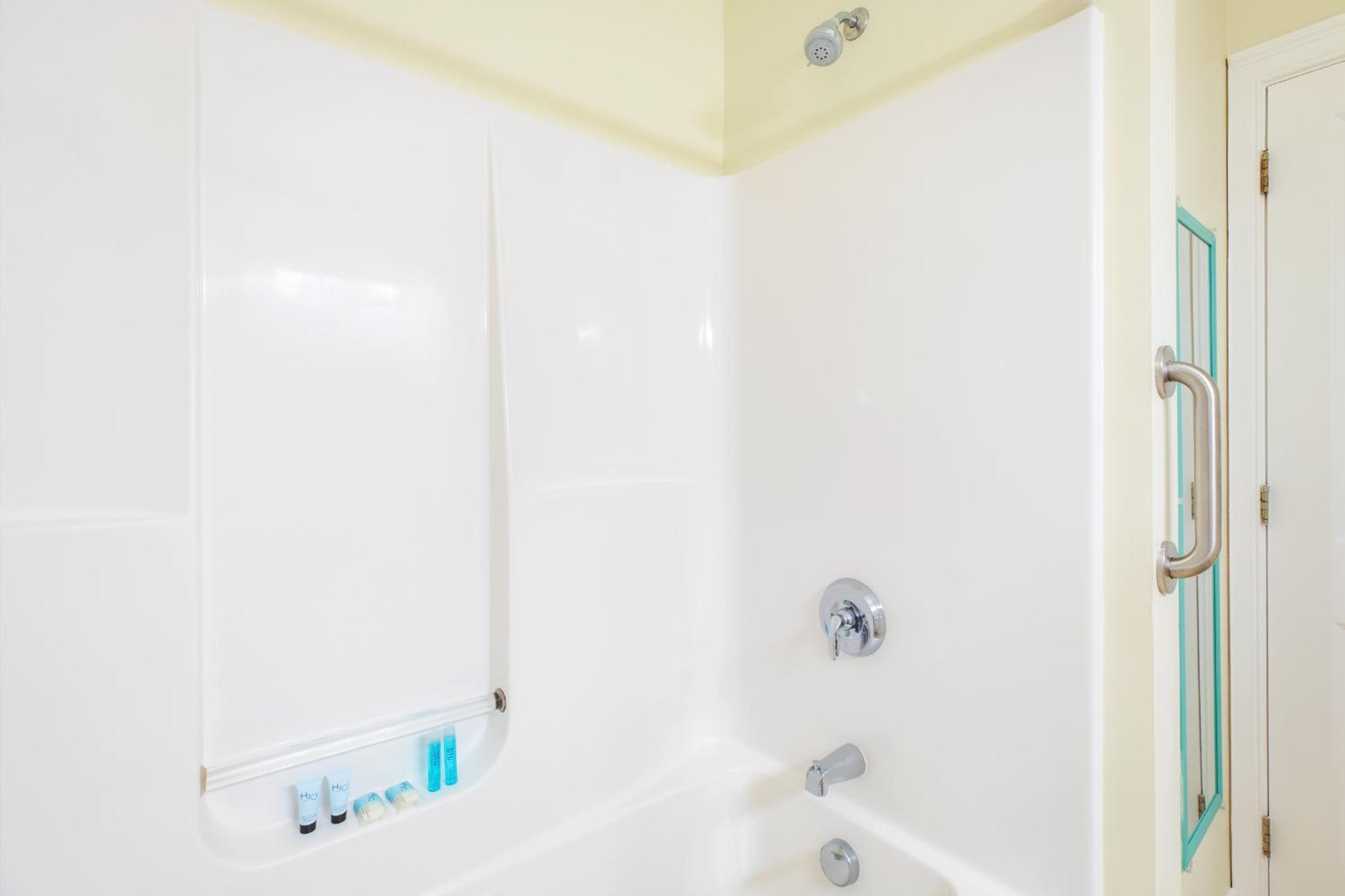 Atlantic Breeze Suites - Property Image 73