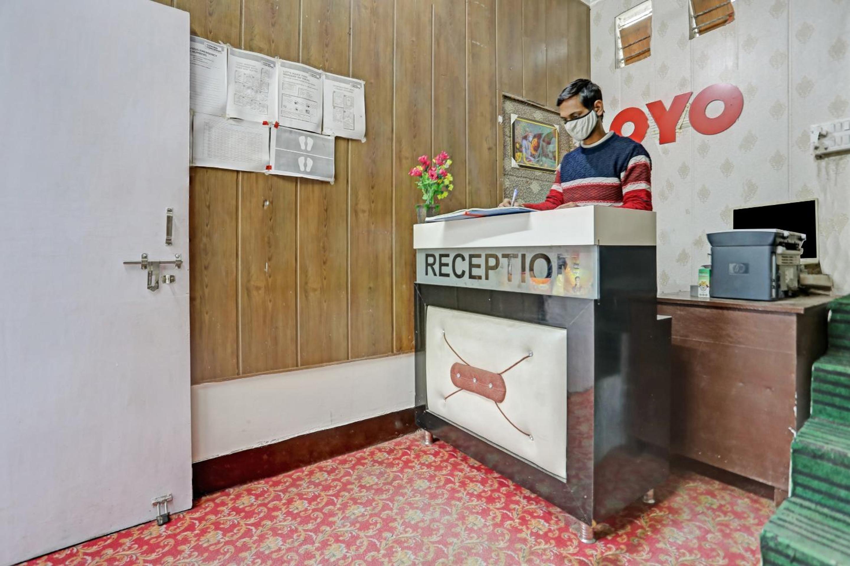 Lobby & Reception