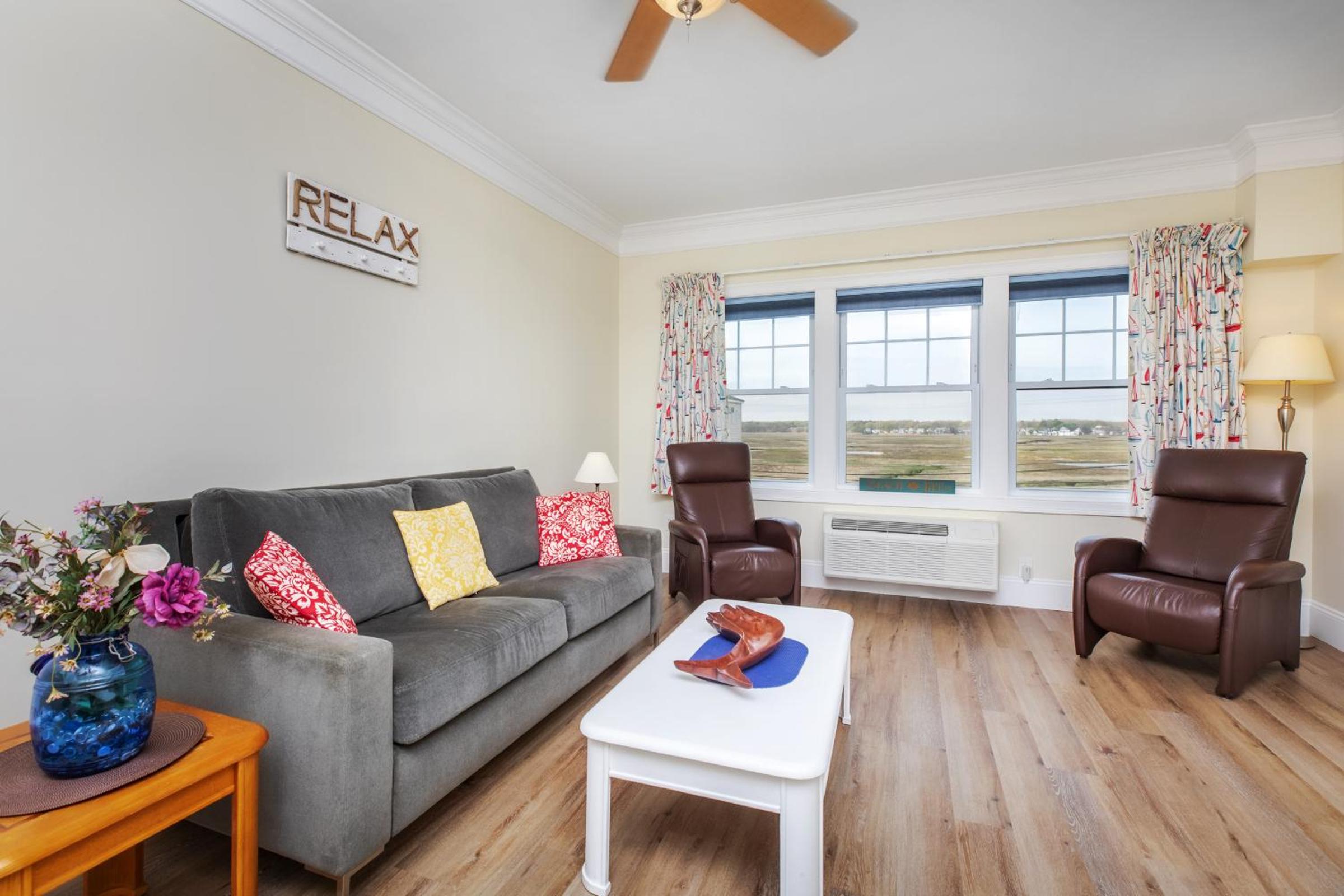 Atlantic Breeze Suites - Property Image 19