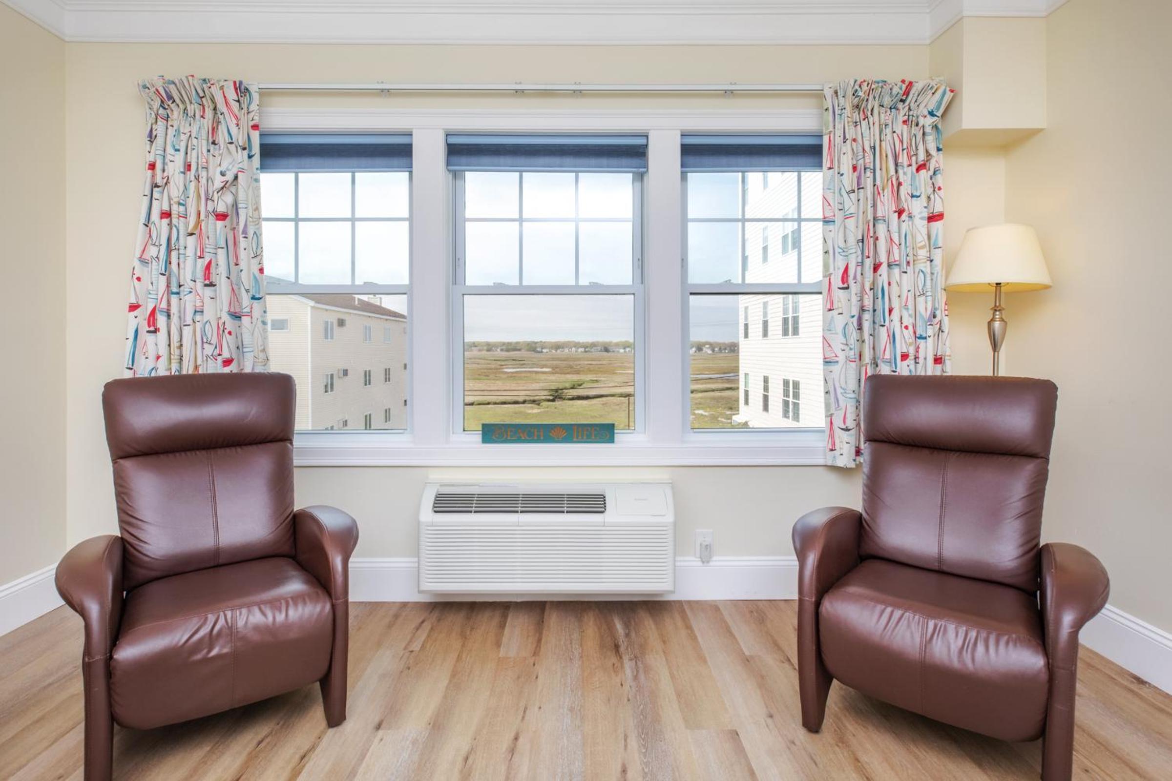 Atlantic Breeze Suites - Property Image 18