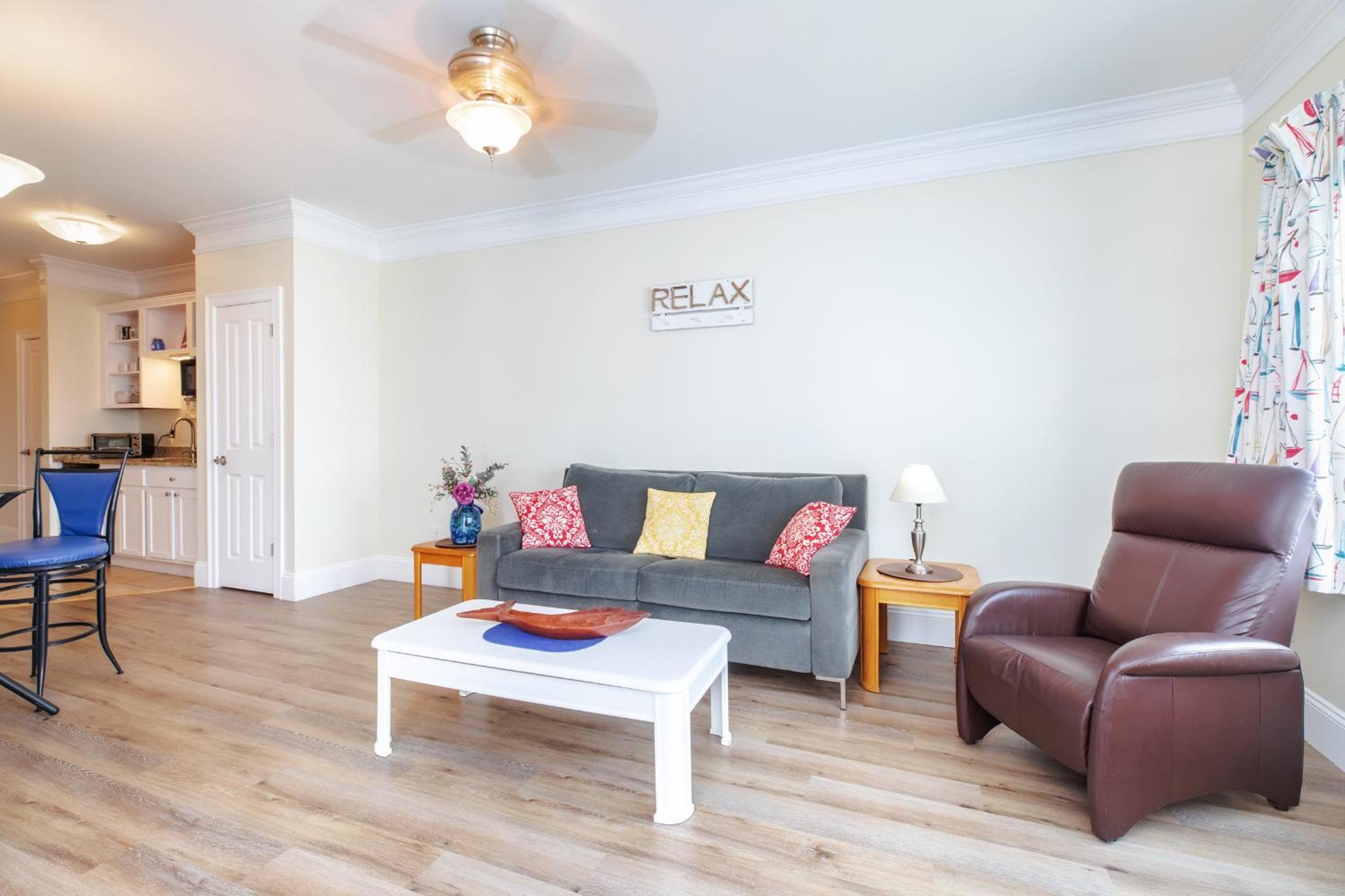 Atlantic Breeze Suites - Property Image 20