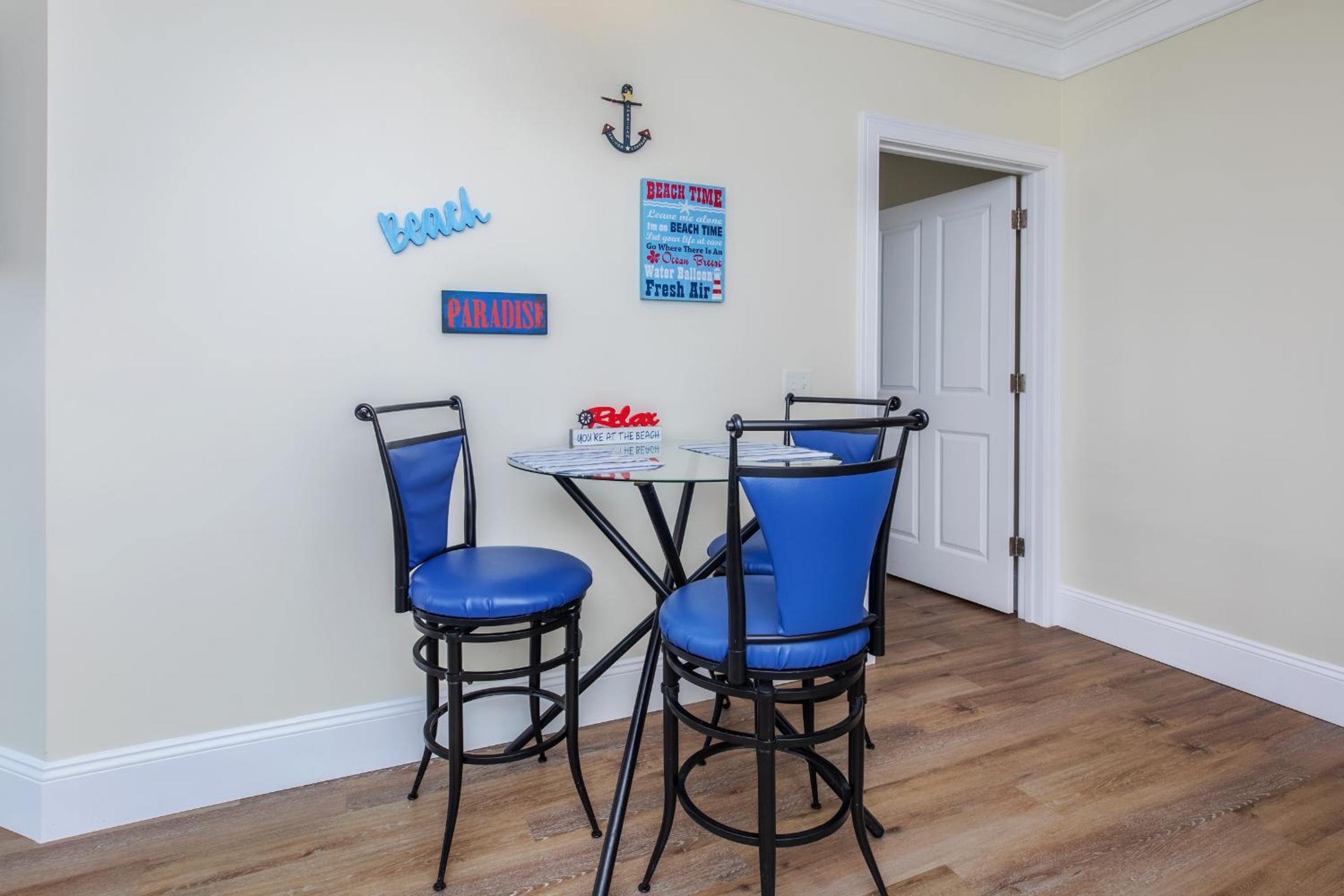 Atlantic Breeze Suites - Property Image 16