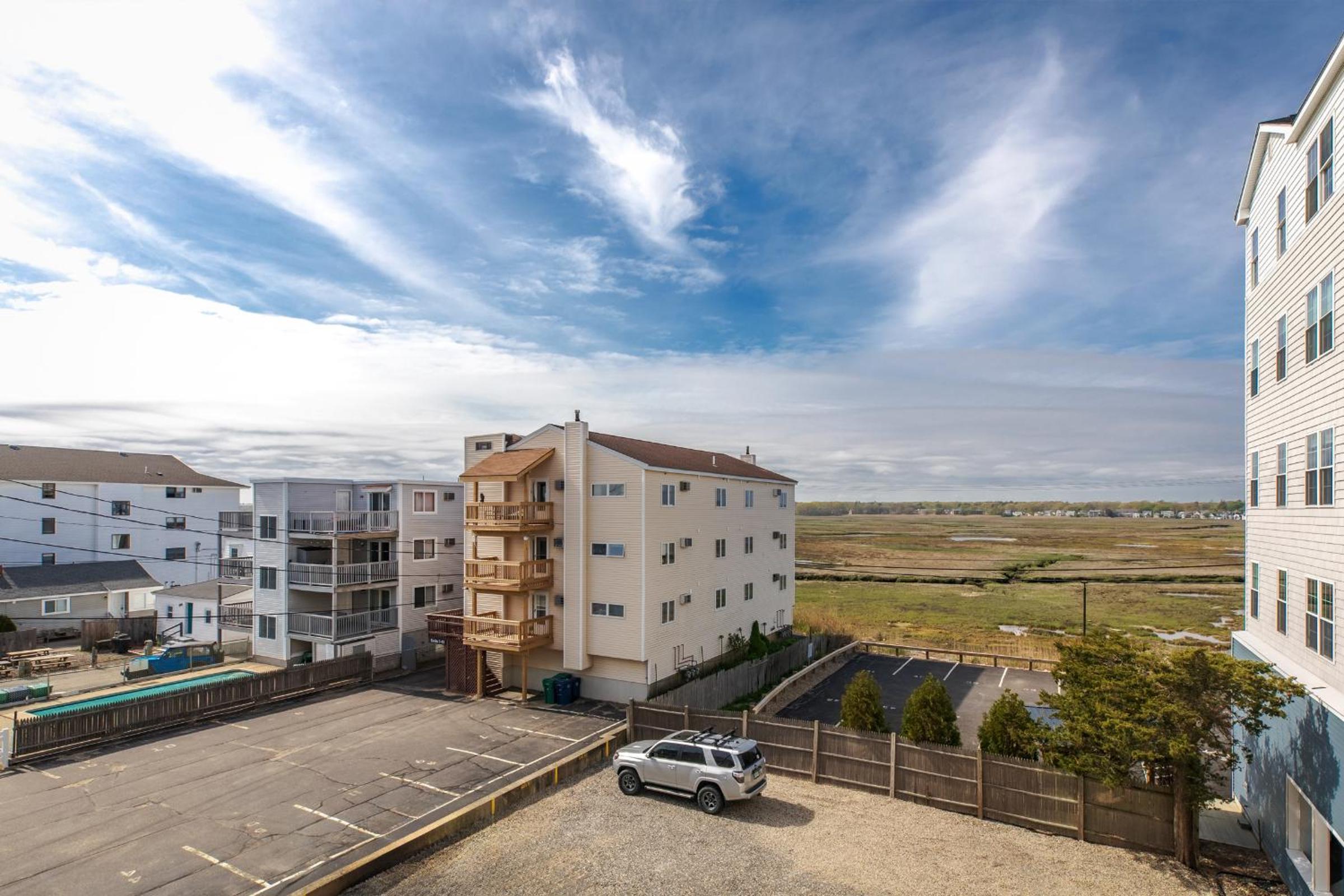 Atlantic Breeze Suites - Property Image 11