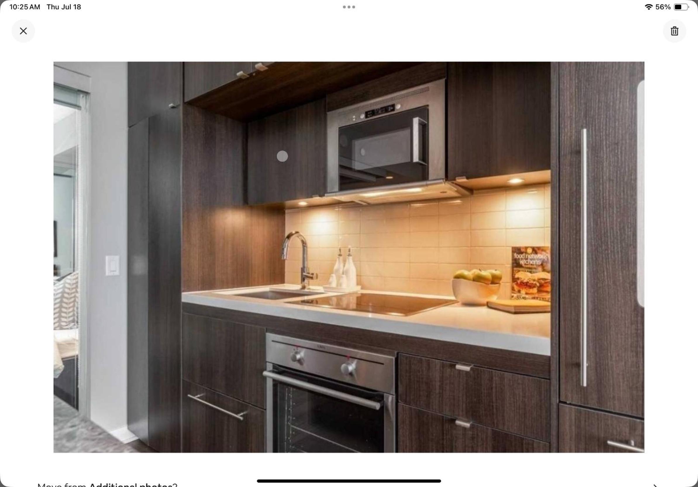 Elegant 2BR & 2BA Retreat in Prime Yorkville, Downtown