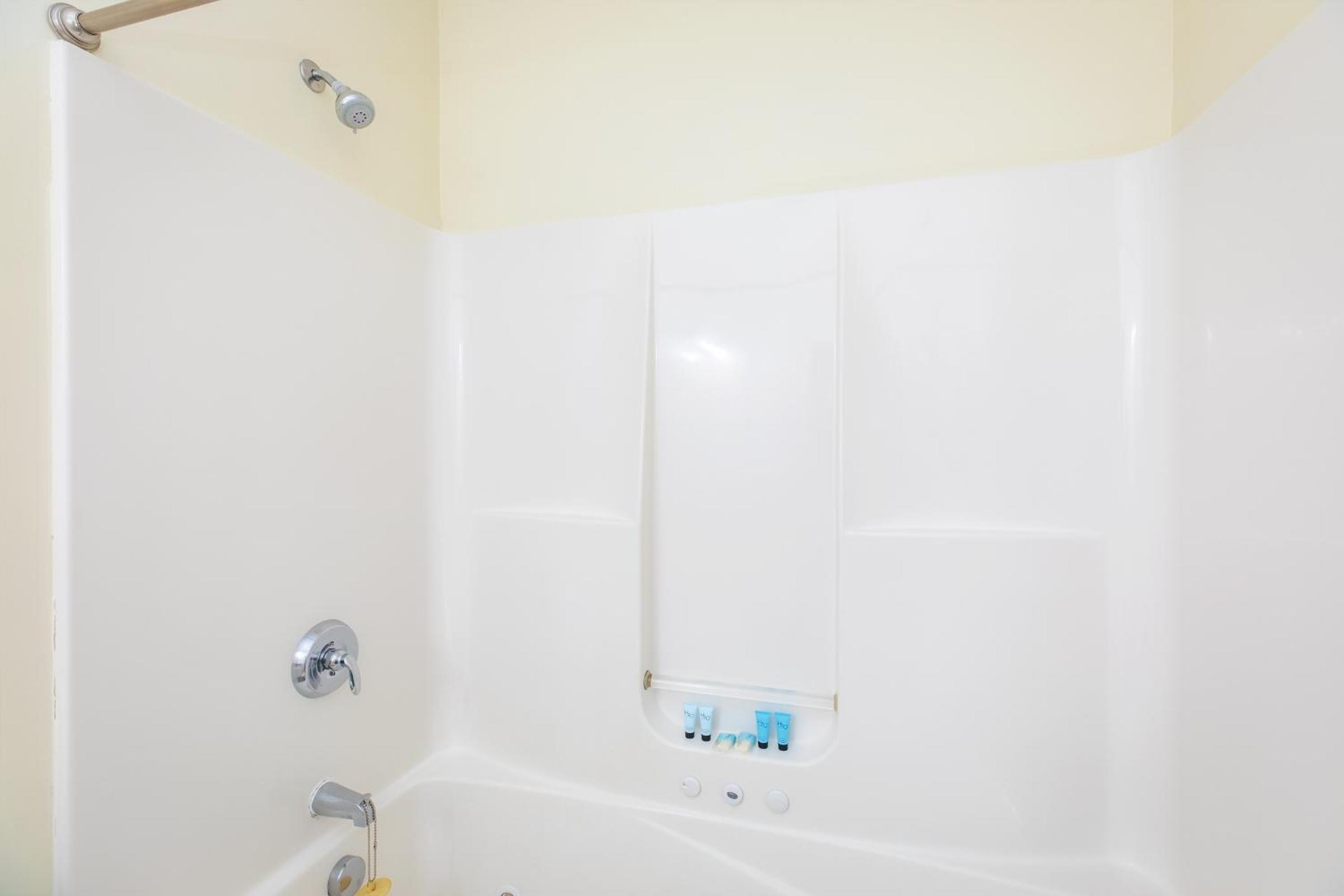Atlantic Breeze Suites - Property Image 1