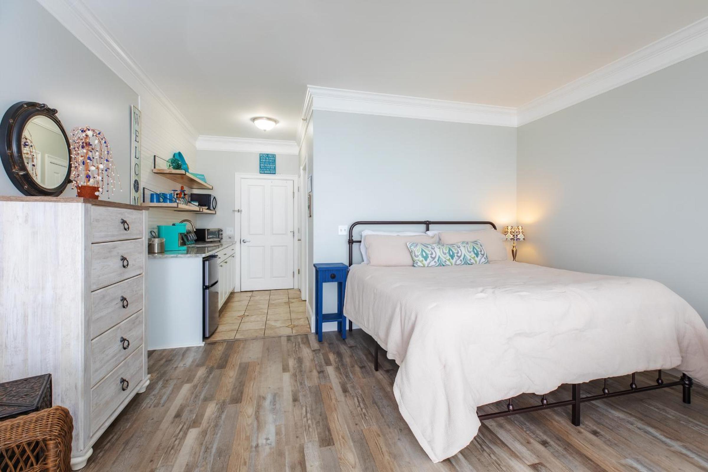 Atlantic Breeze Suites - Property Image 39