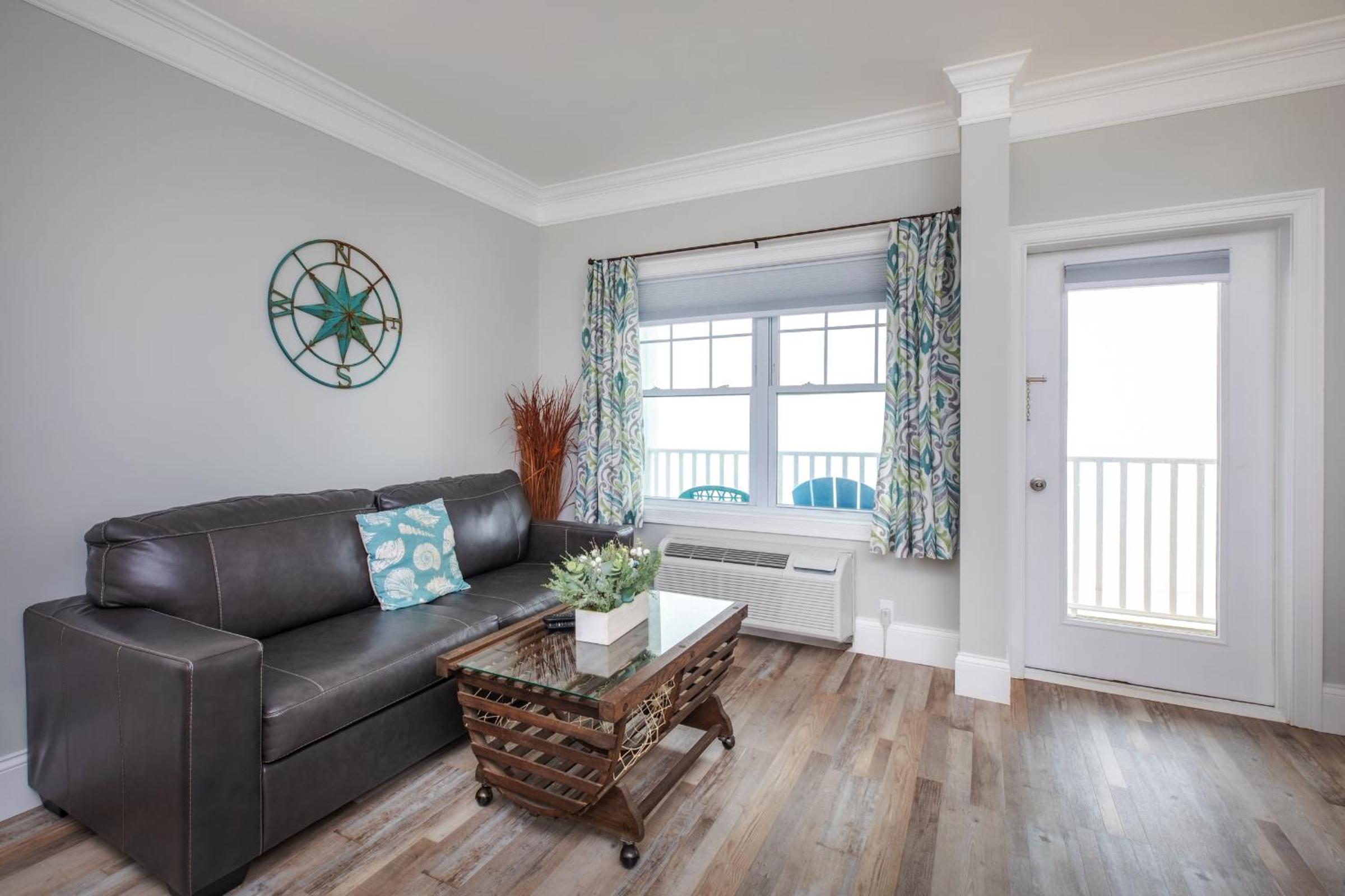Atlantic Breeze Suites - Property Image 36