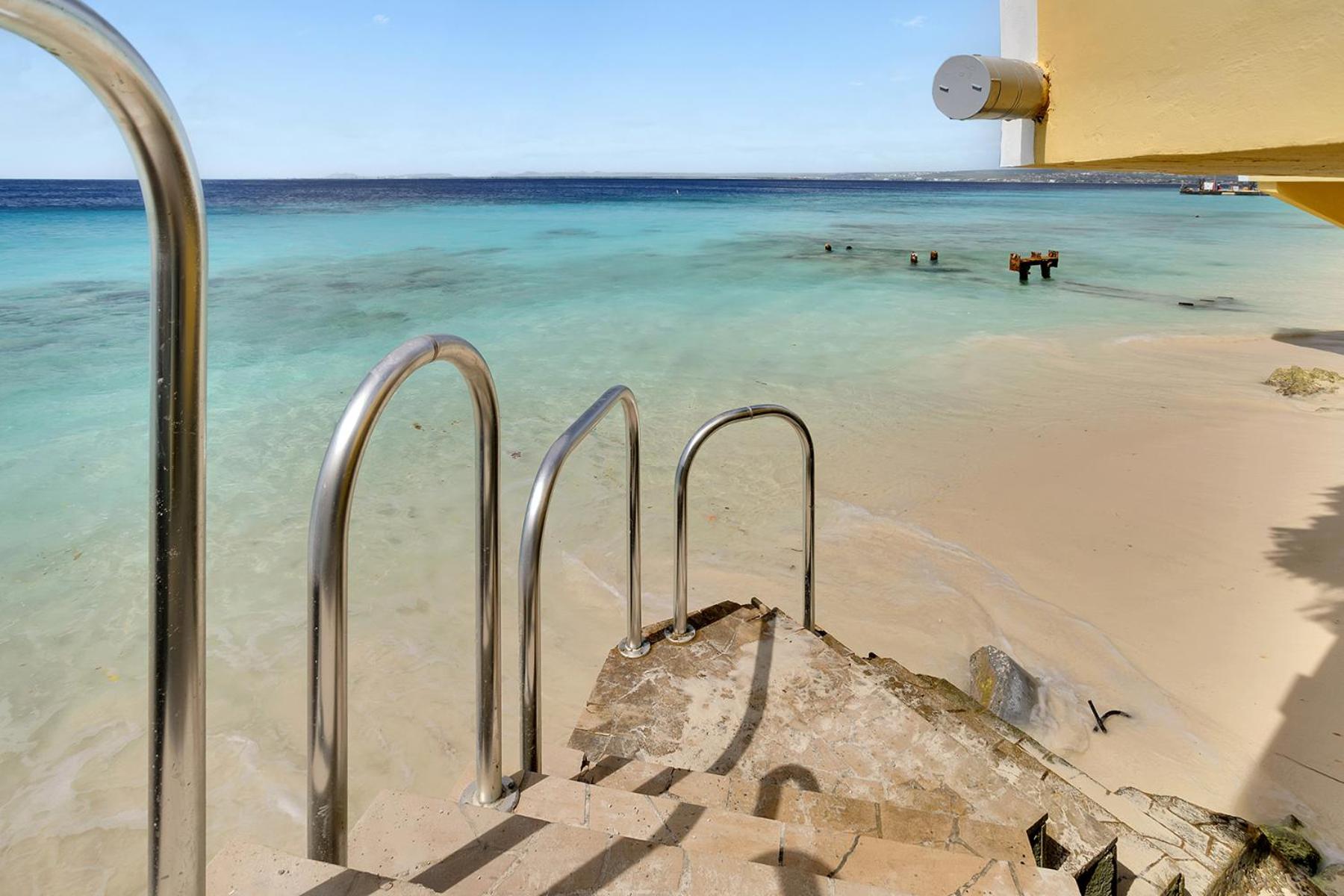 Oceanfront villa Casa Mar Azul