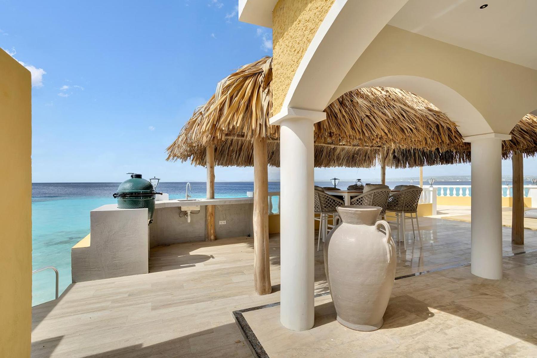Oceanfront villa Casa Mar Azul