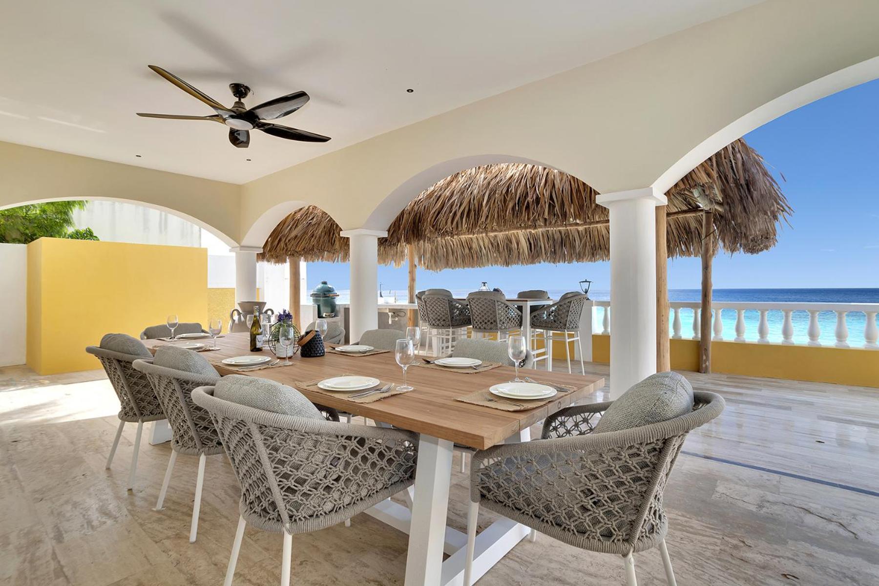 Oceanfront villa Casa Mar Azul