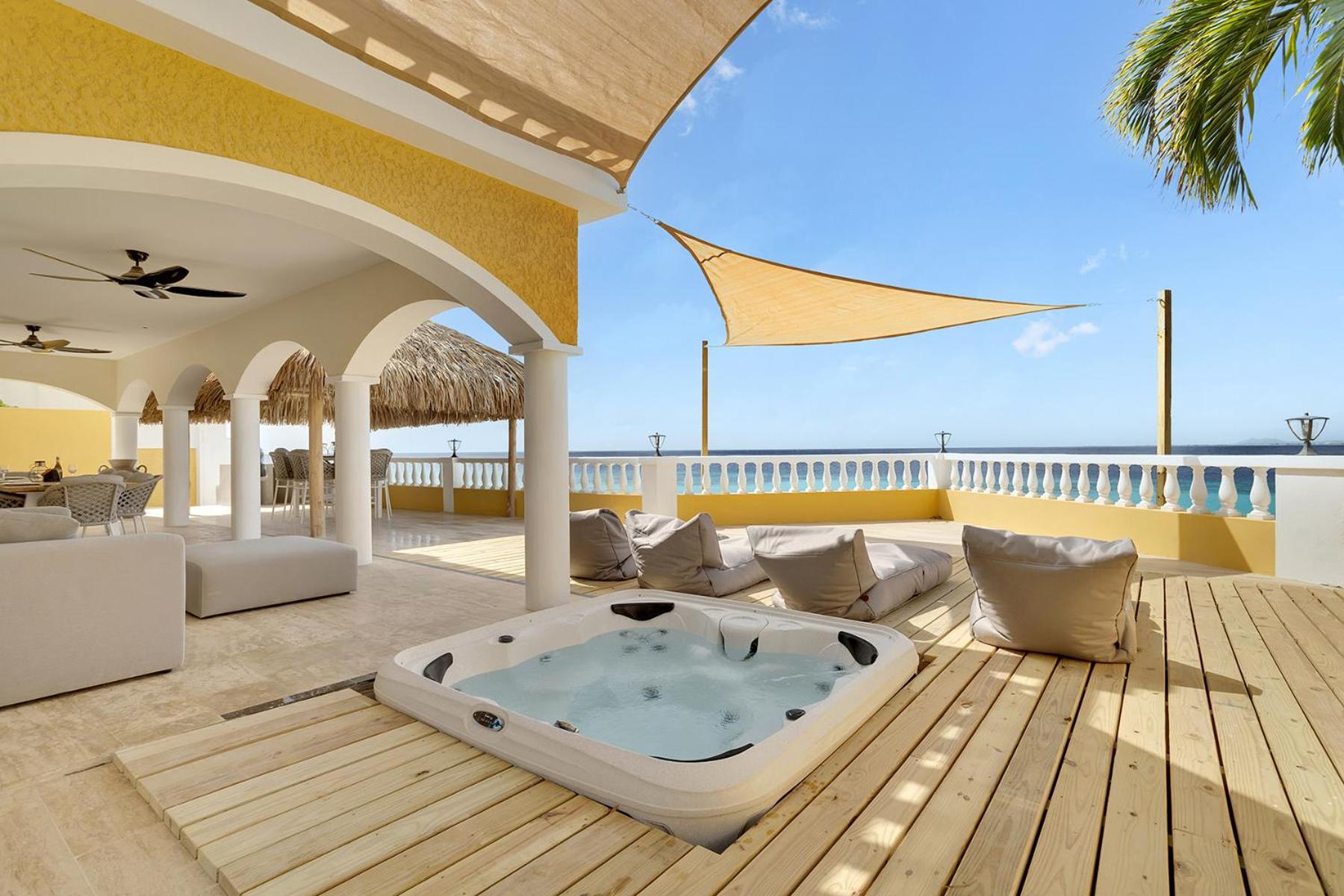 Oceanfront villa Casa Mar Azul
