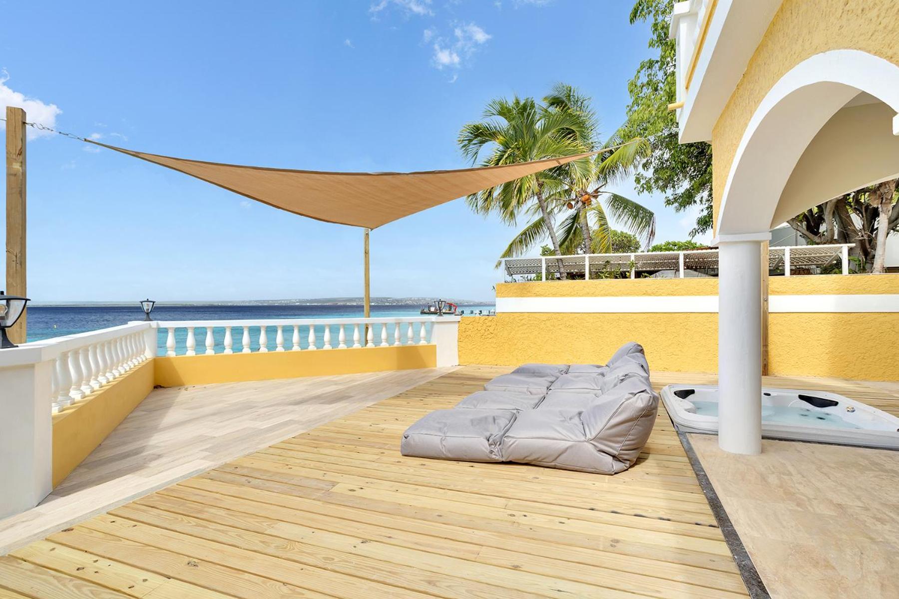 Oceanfront villa Casa Mar Azul