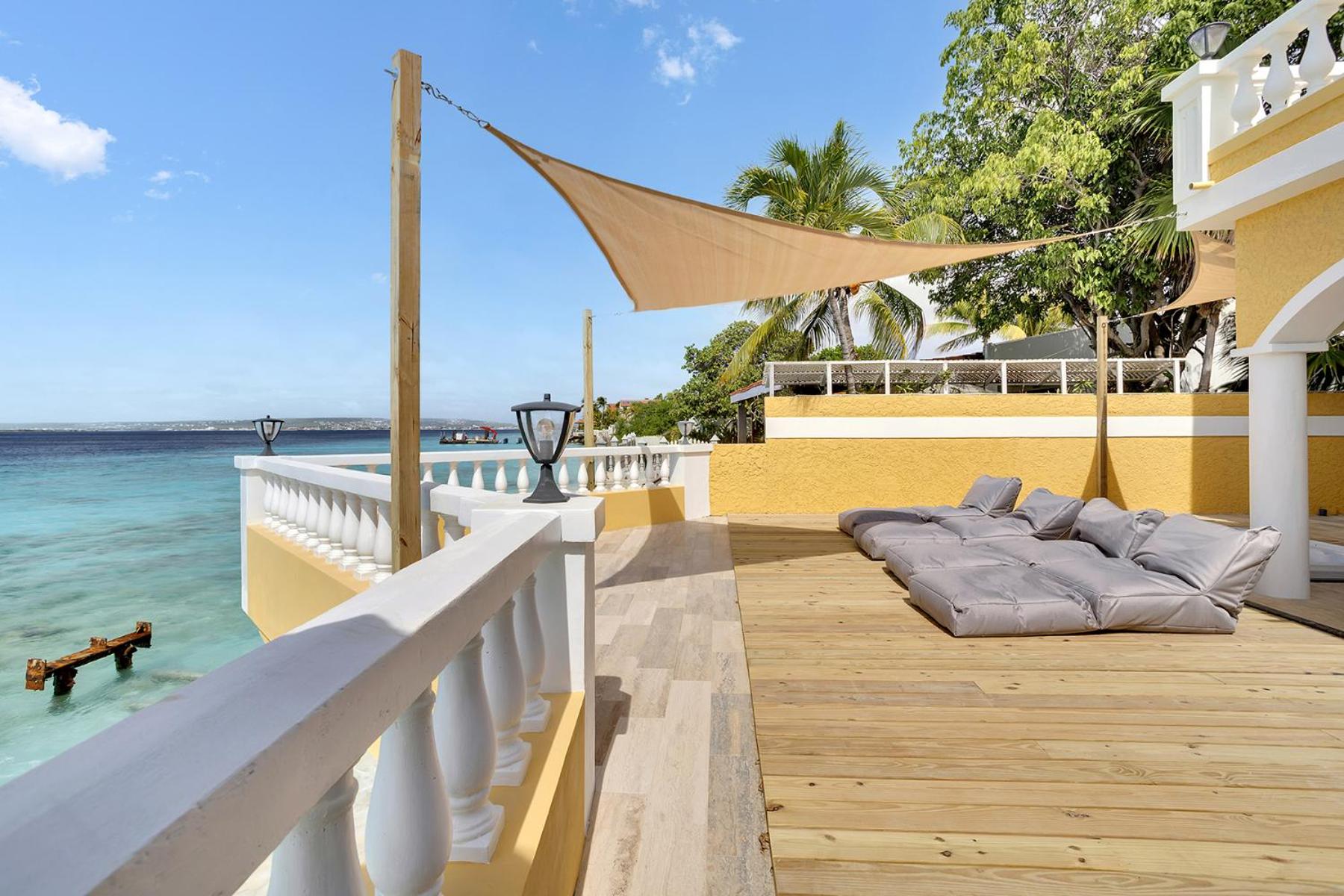 Oceanfront villa Casa Mar Azul