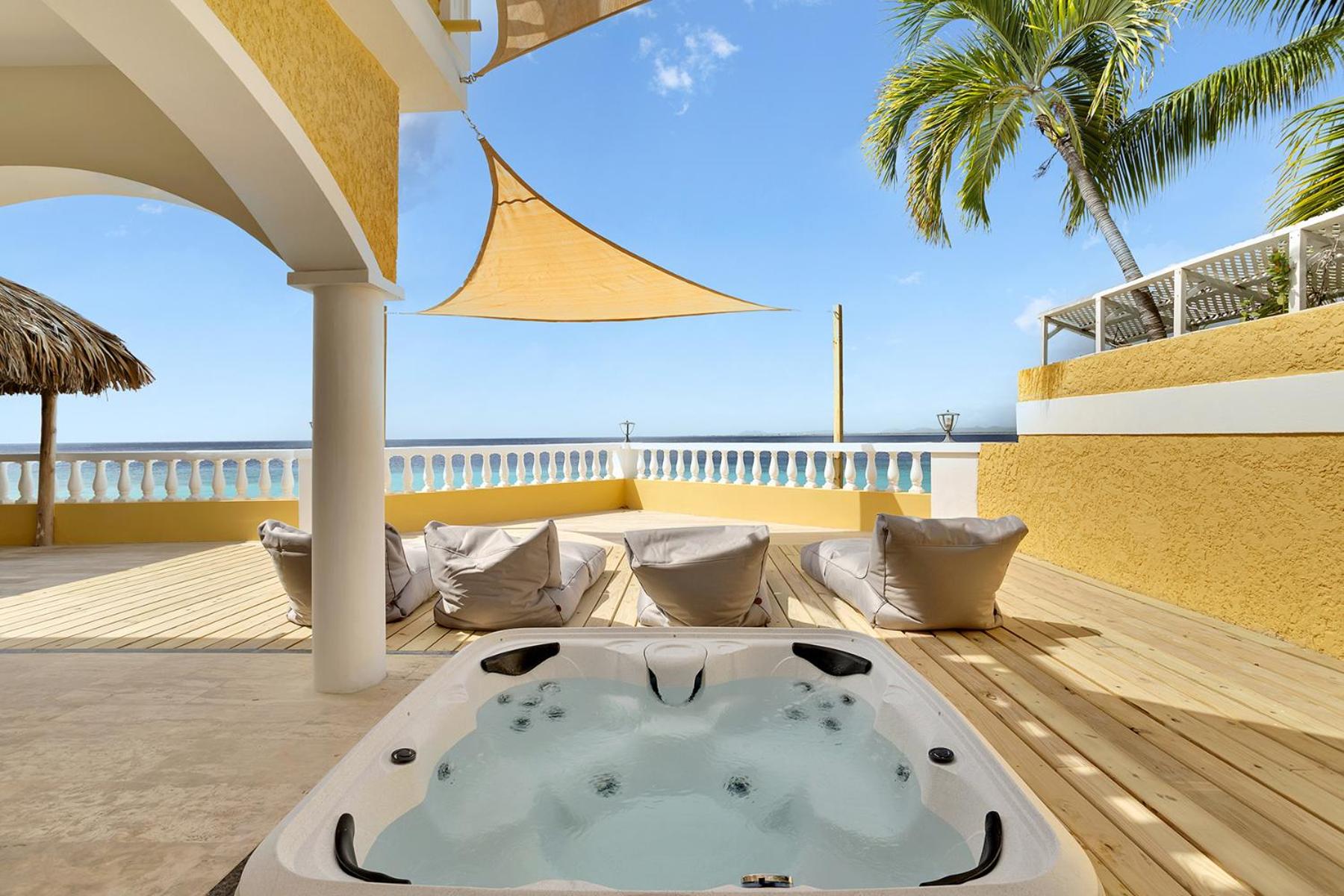 Oceanfront villa Casa Mar Azul
