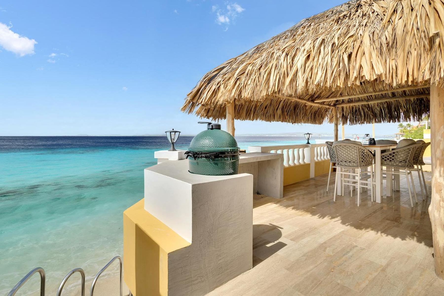 Oceanfront villa Casa Mar Azul