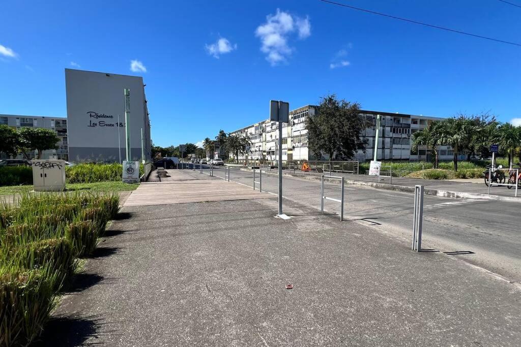 Appartement proche aéroport au rez-de-chaussée