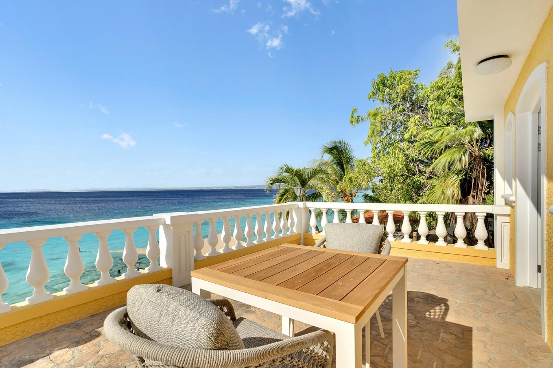 Oceanfront villa Casa Mar Azul