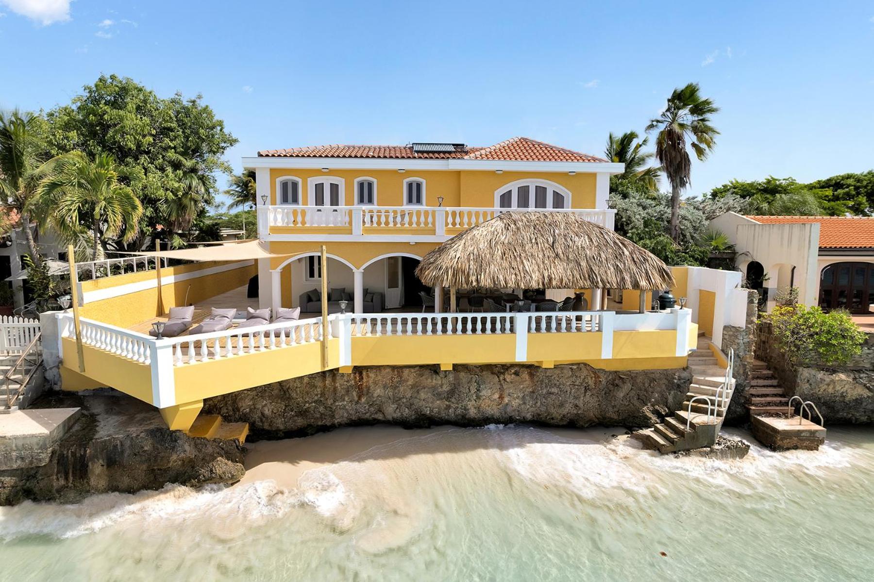 Oceanfront villa Casa Mar Azul