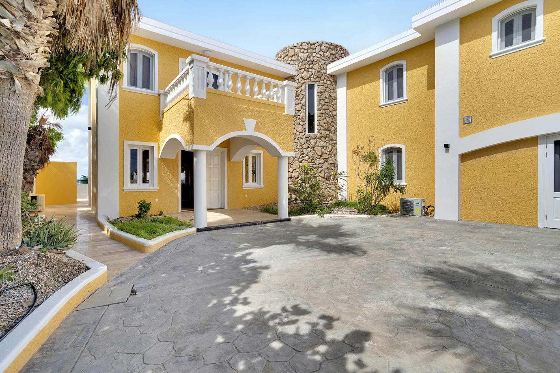 Oceanfront villa Casa Mar Azul