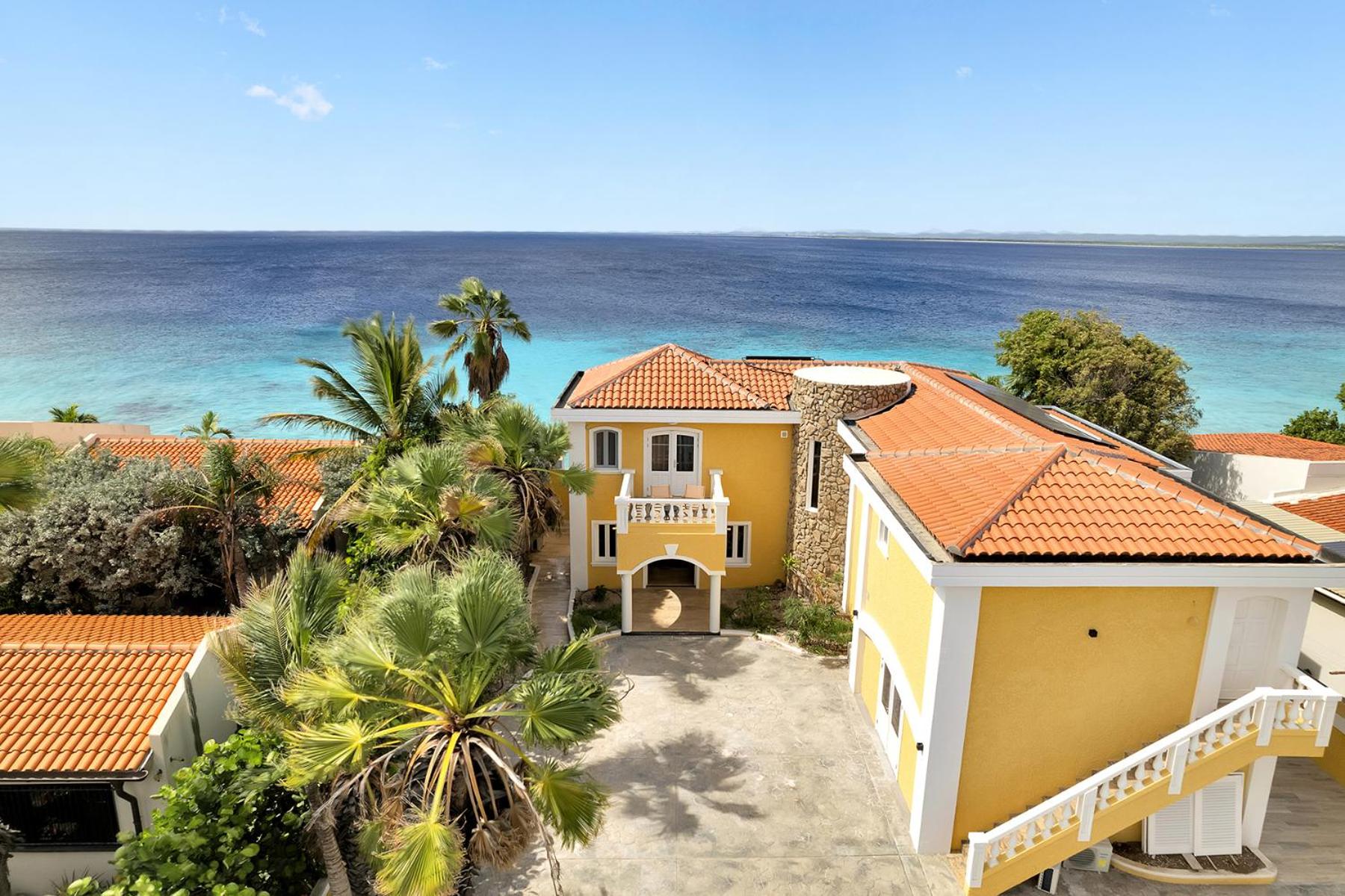 Oceanfront villa Casa Mar Azul