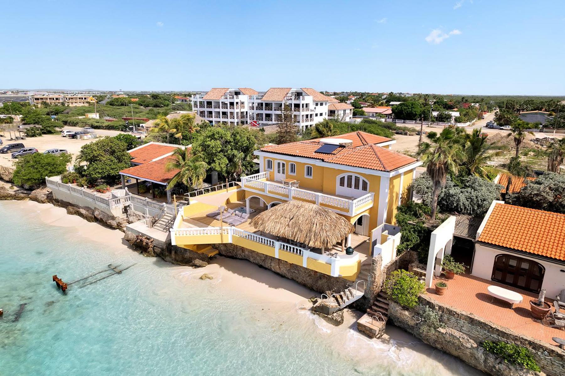 Oceanfront villa Casa Mar Azul