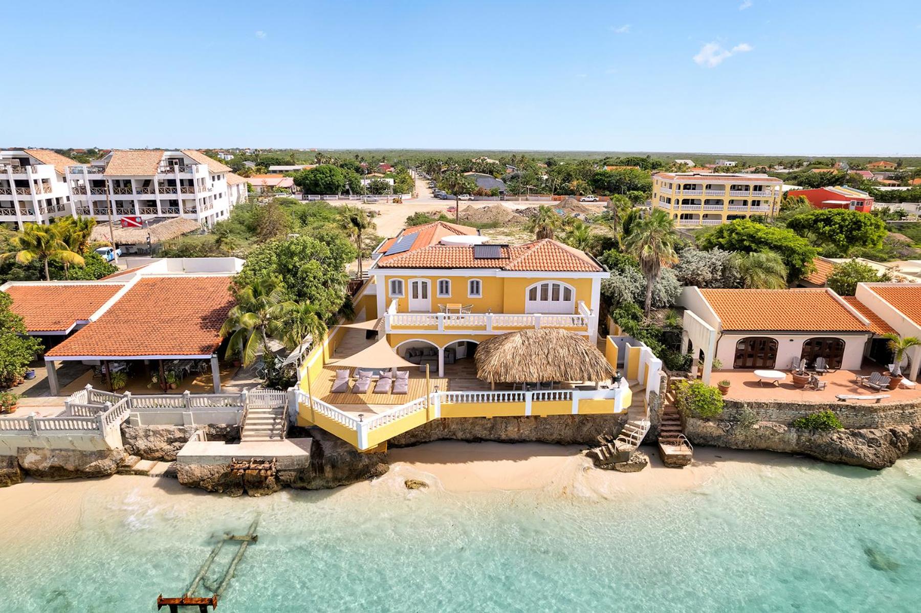 Oceanfront villa Casa Mar Azul