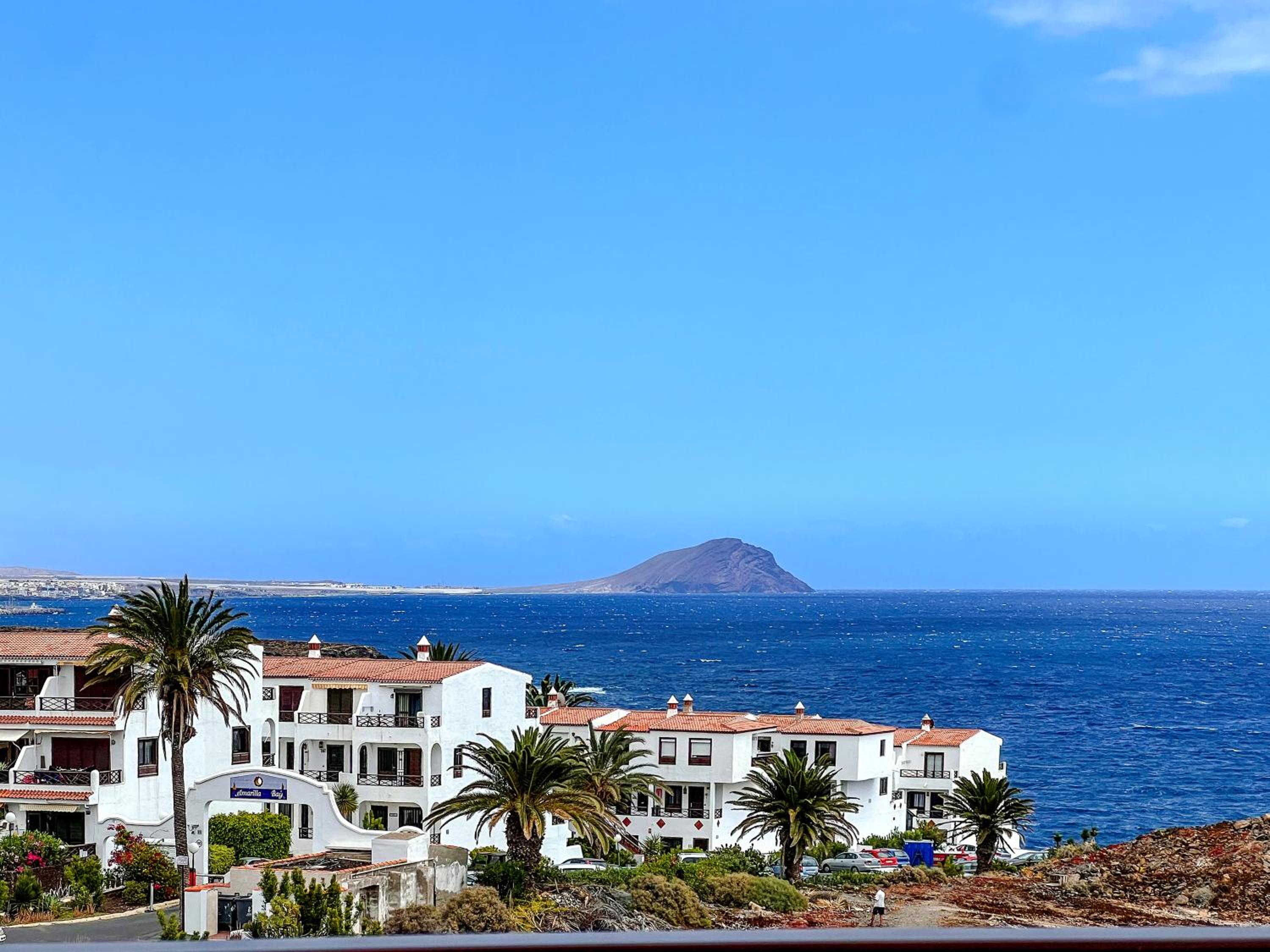 Seaside apartment with a sea view