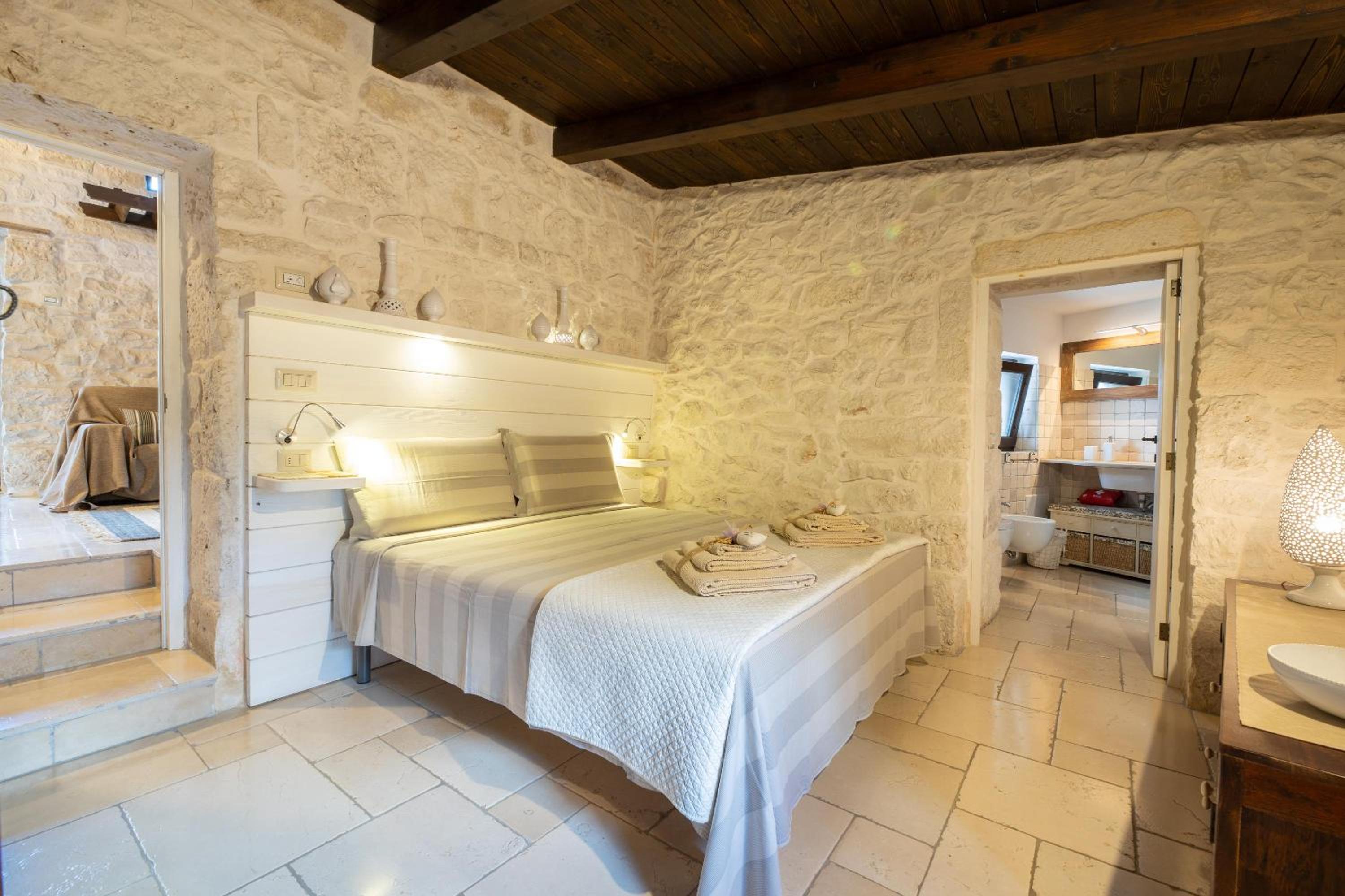 Trullo Dorato view 4