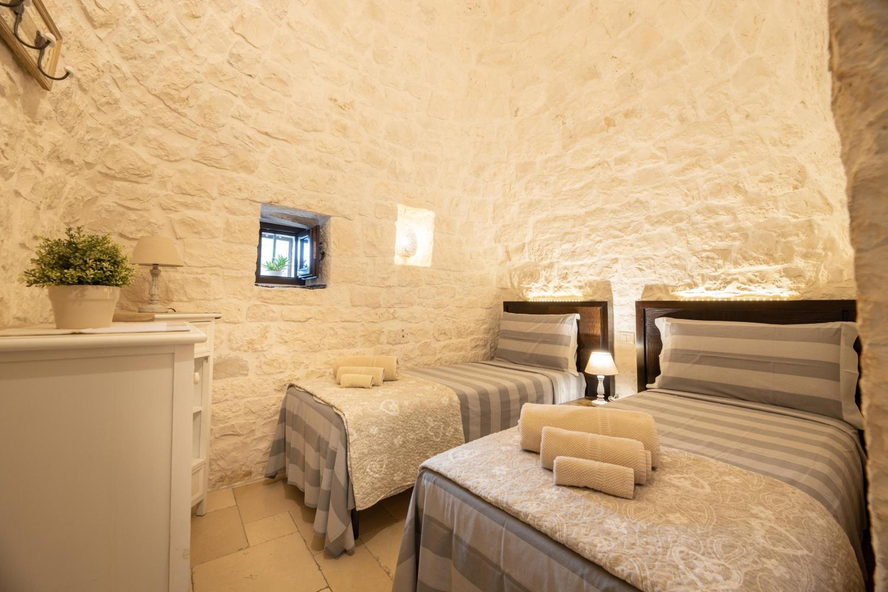 Trullo Dorato view 5