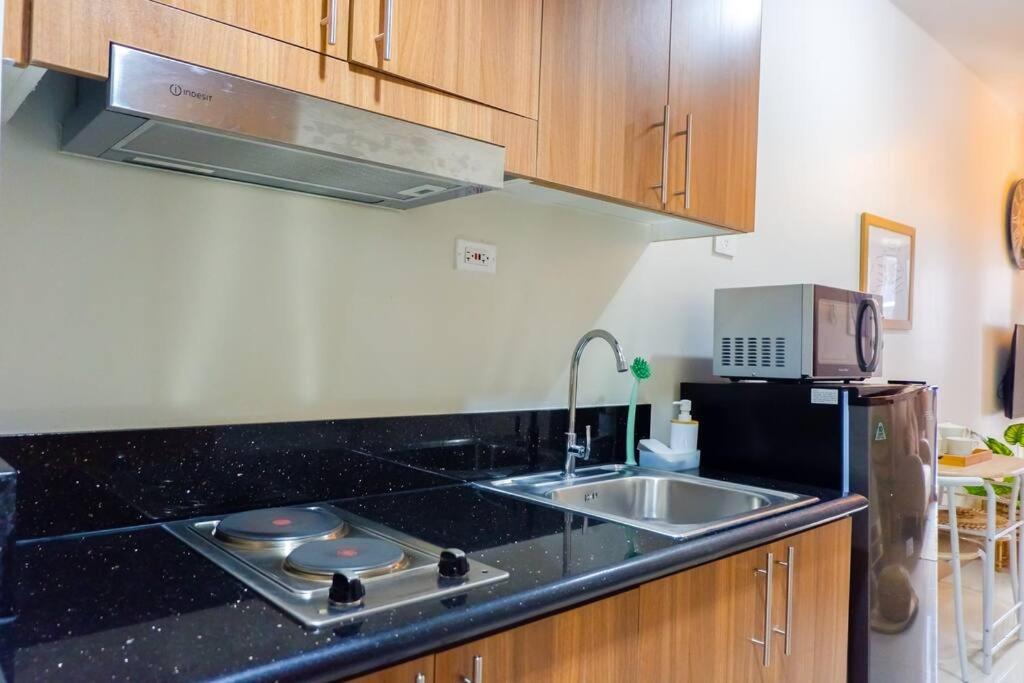 1 Bedroom condo in Pasay City at Shore 3 Residences near Mall of Asia view 2