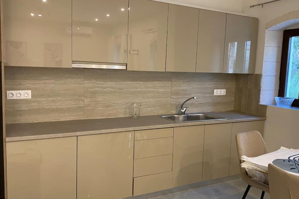 Stone Luxury Suite