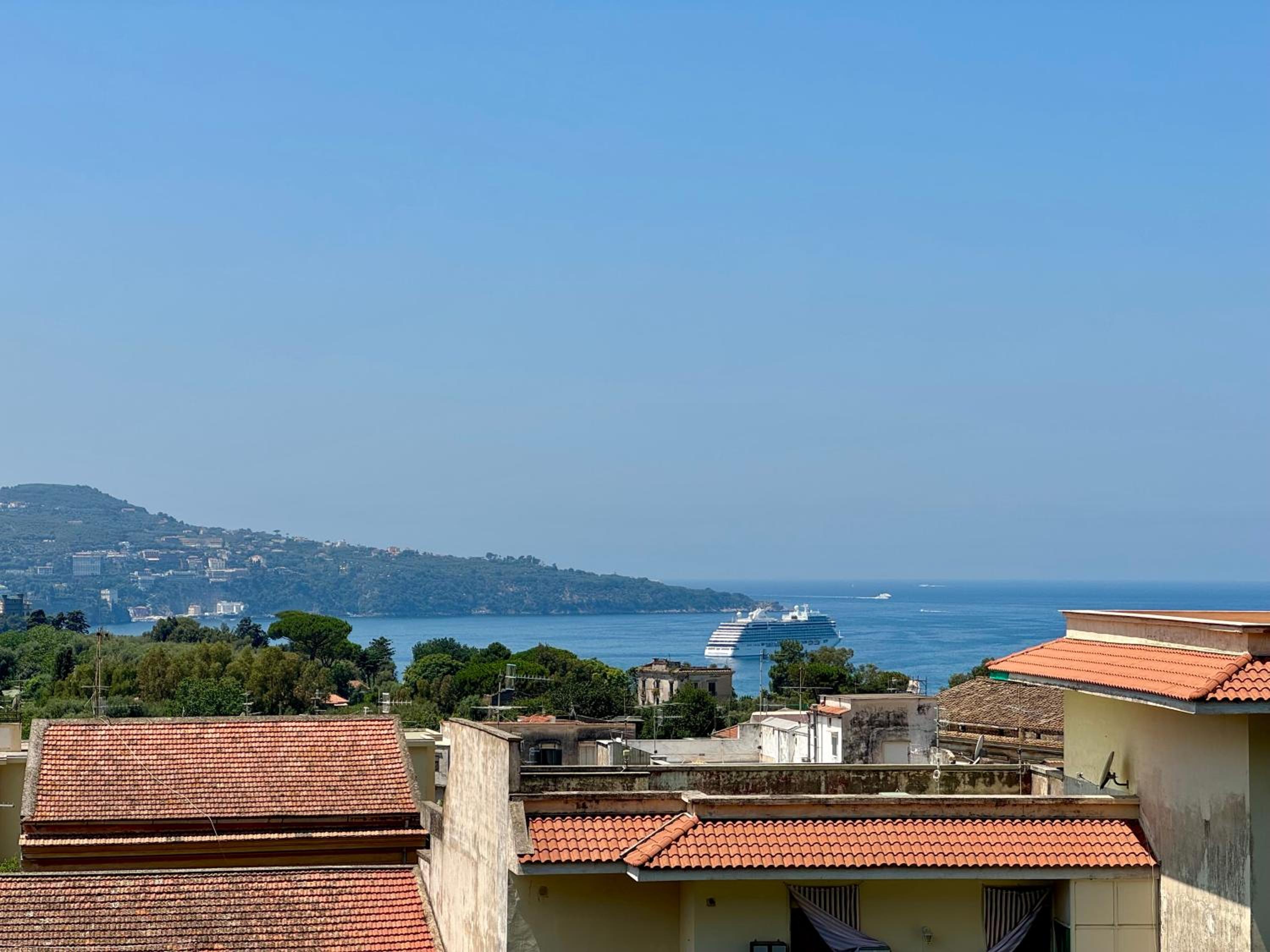 YourHome - La Famiglia Apartment