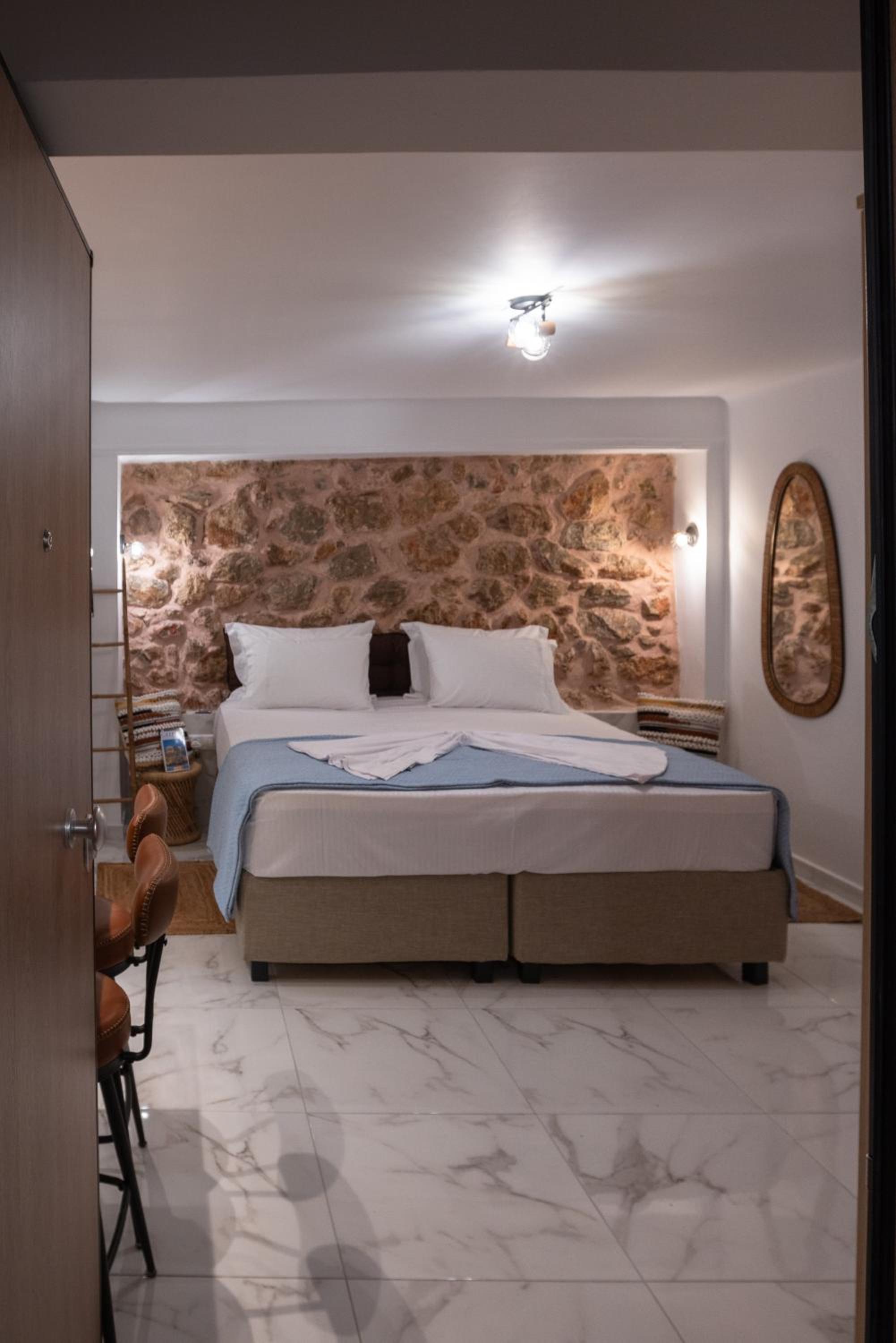 just for two in Athens photo 5