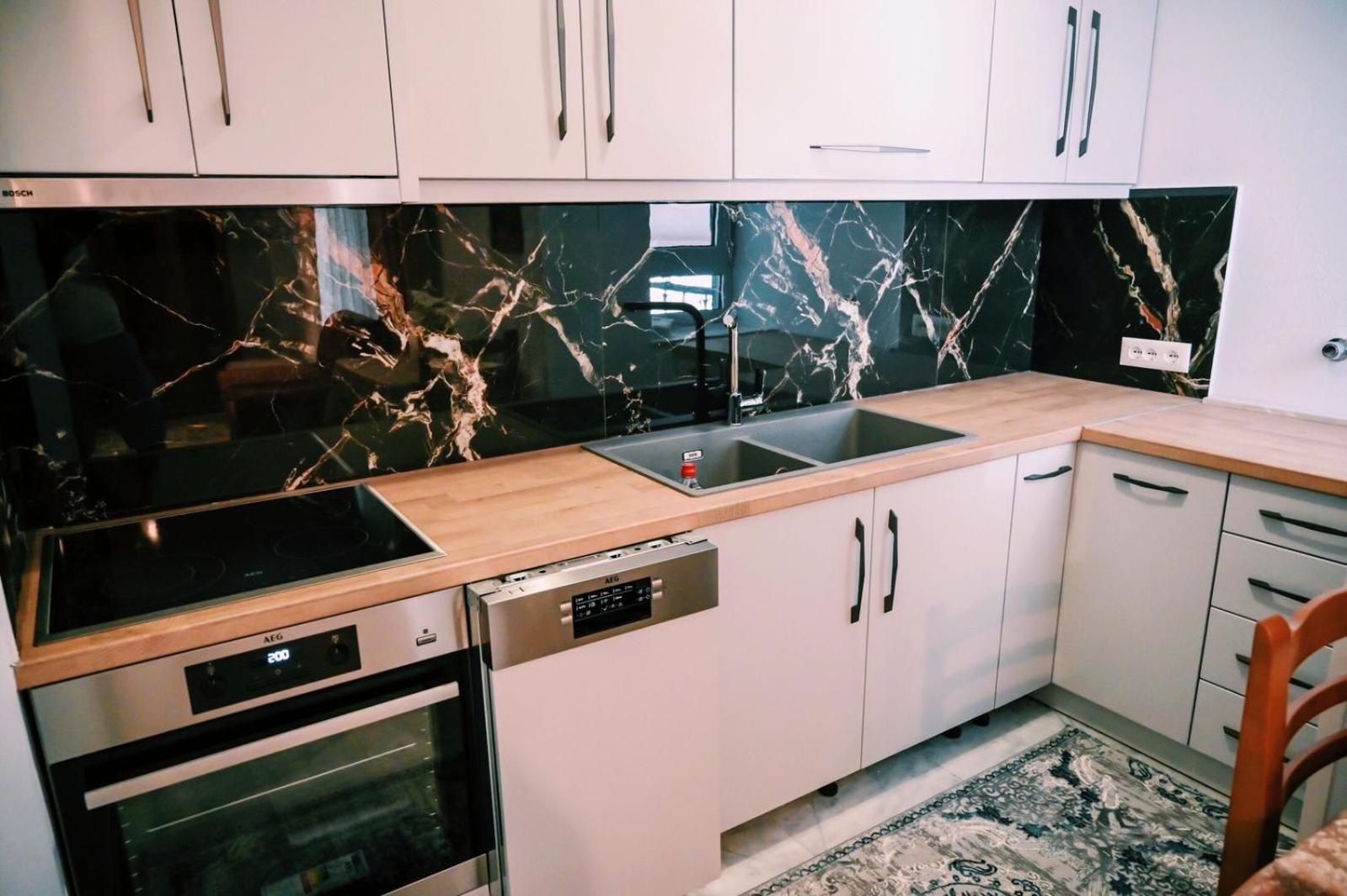 Dream's Apartment